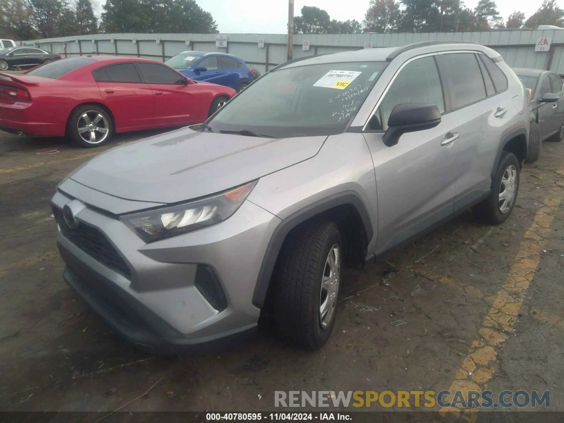 2 Photograph of a damaged car 2T3H1RFV8KW042826 TOYOTA RAV4 2019