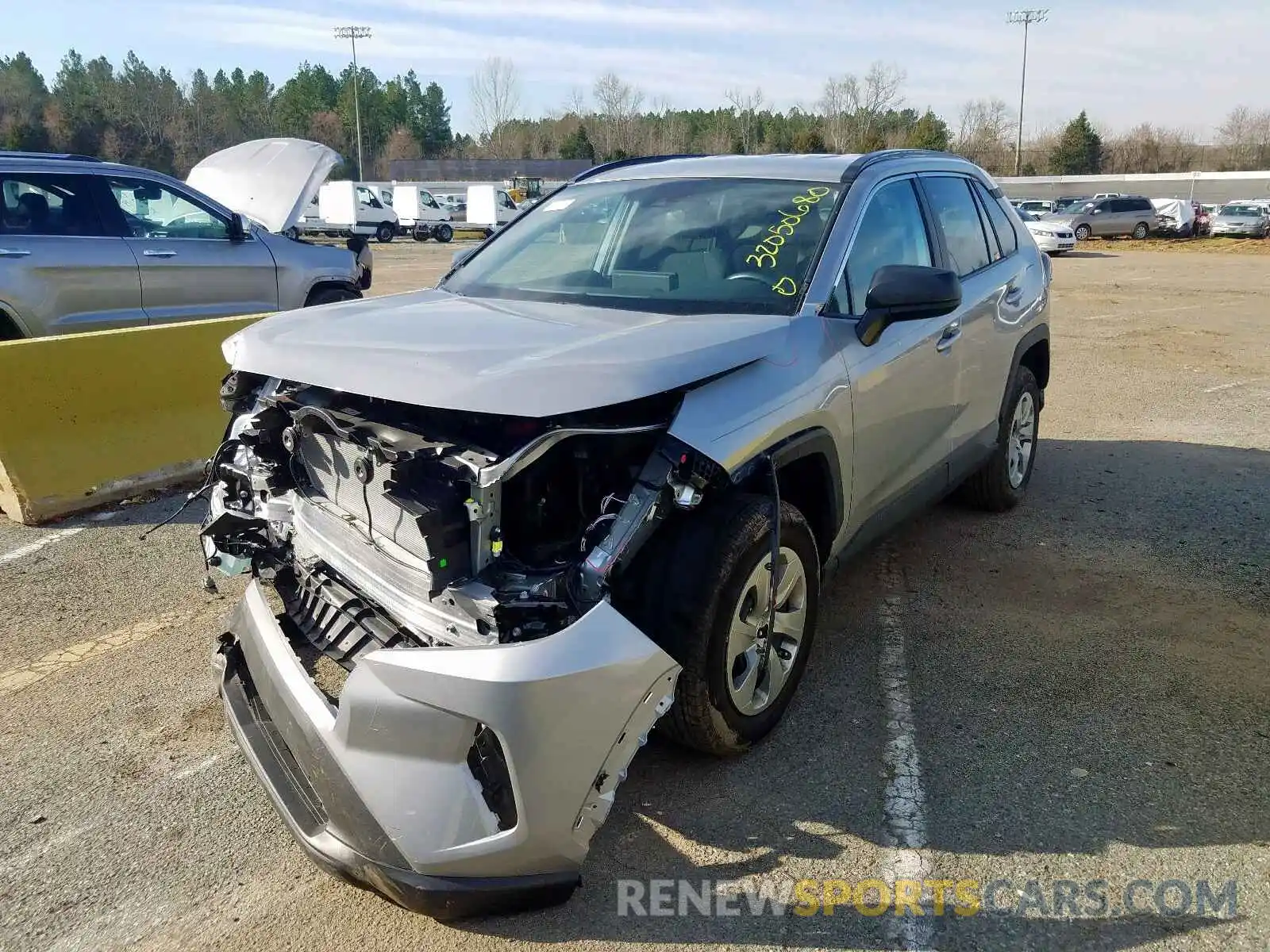 2 Photograph of a damaged car 2T3H1RFV8KW043913 TOYOTA RAV4 2019