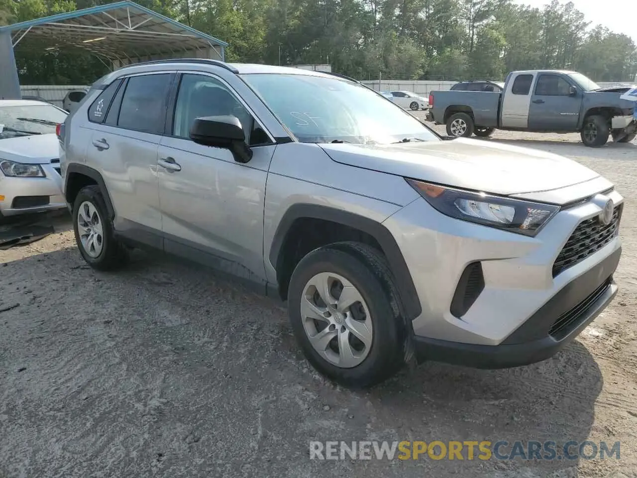 4 Photograph of a damaged car 2T3H1RFV8KW045838 TOYOTA RAV4 2019