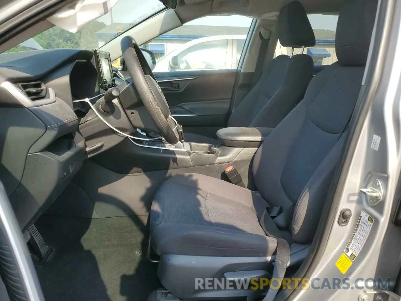 7 Photograph of a damaged car 2T3H1RFV8KW045838 TOYOTA RAV4 2019