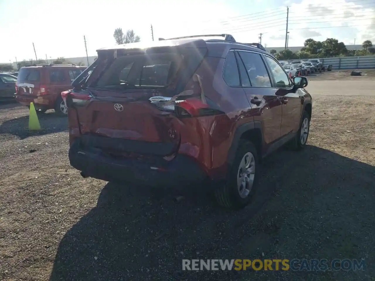 4 Photograph of a damaged car 2T3H1RFV8KW046164 TOYOTA RAV4 2019