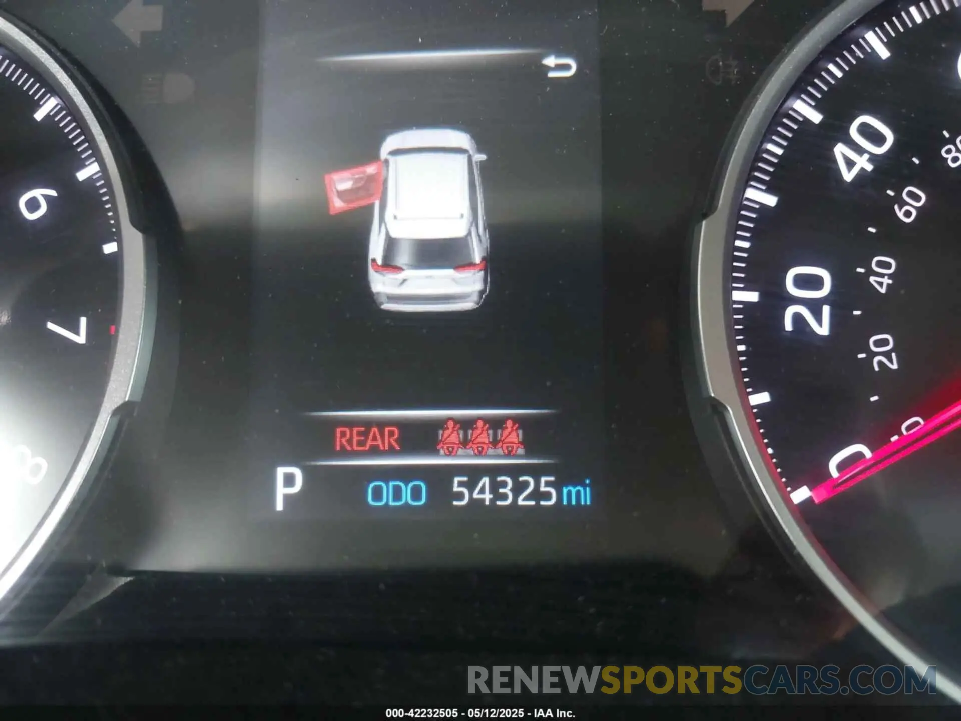 7 Photograph of a damaged car 2T3H1RFV8KW052918 TOYOTA RAV4 2019