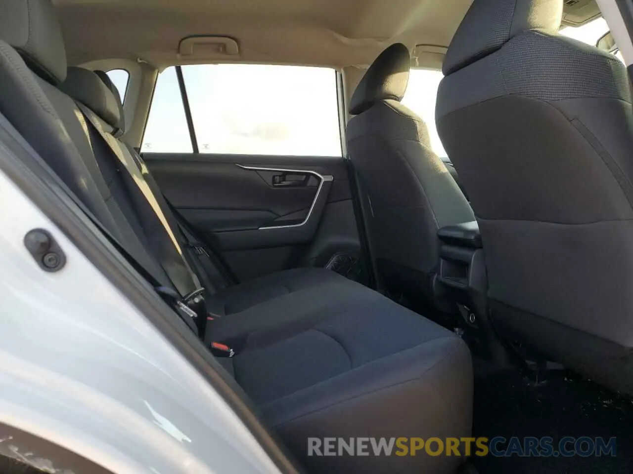 12 Photograph of a damaged car 2T3H1RFV8KW053938 TOYOTA RAV4 2019