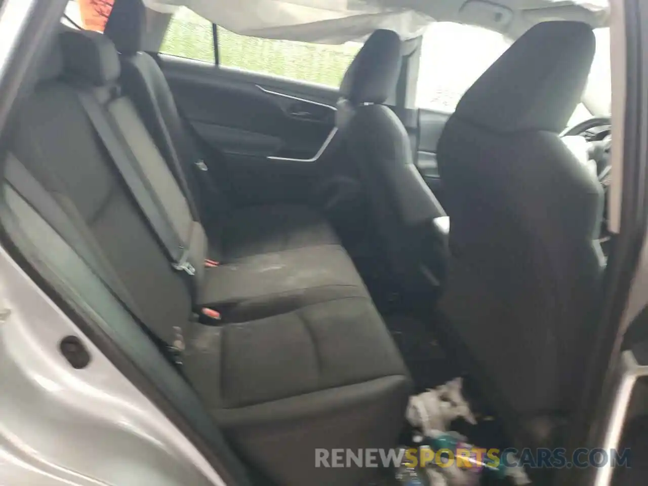 10 Photograph of a damaged car 2T3H1RFV8KW055186 TOYOTA RAV4 2019