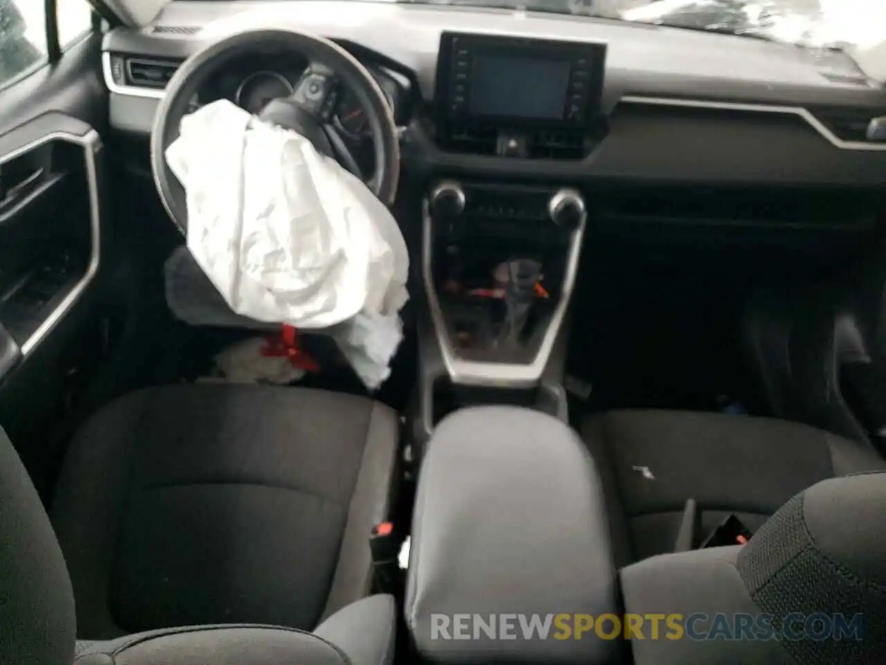 8 Photograph of a damaged car 2T3H1RFV8KW055186 TOYOTA RAV4 2019