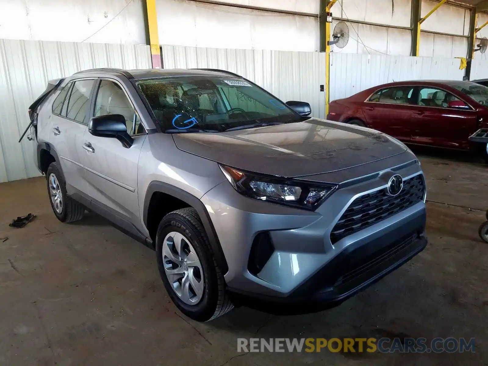 1 Photograph of a damaged car 2T3H1RFV9KC014762 TOYOTA RAV4 2019