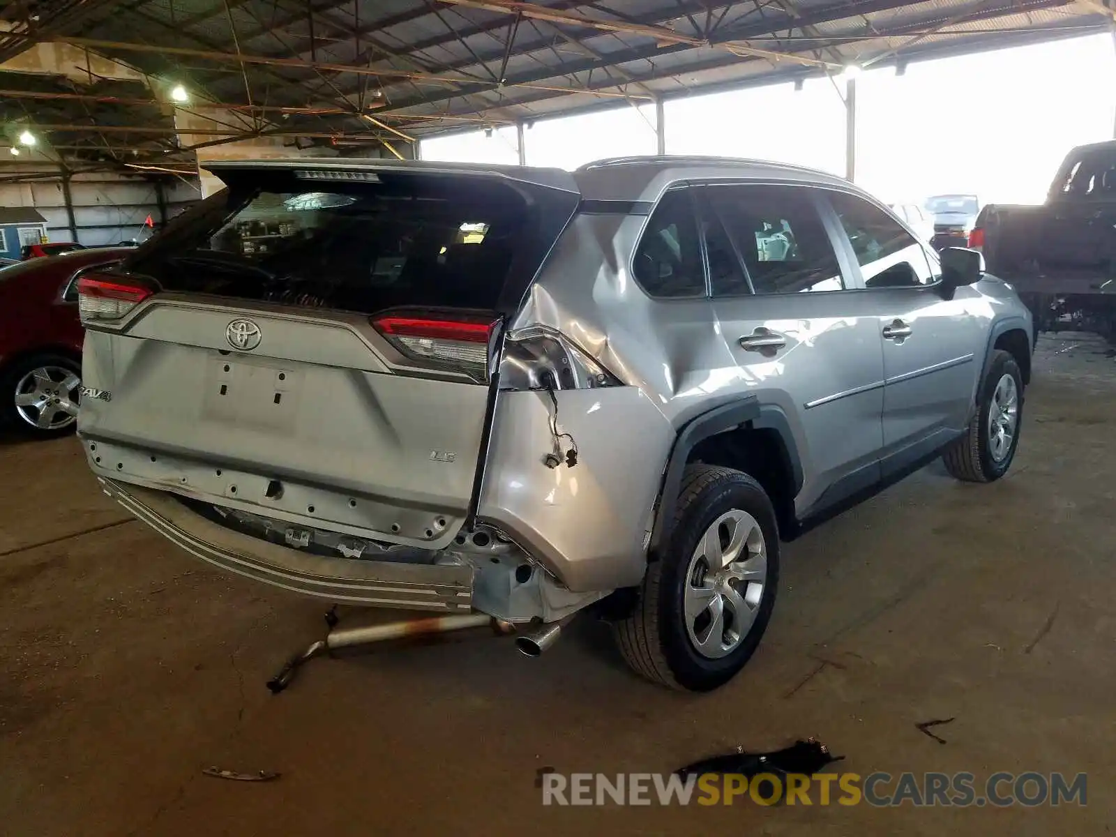 4 Photograph of a damaged car 2T3H1RFV9KC014762 TOYOTA RAV4 2019