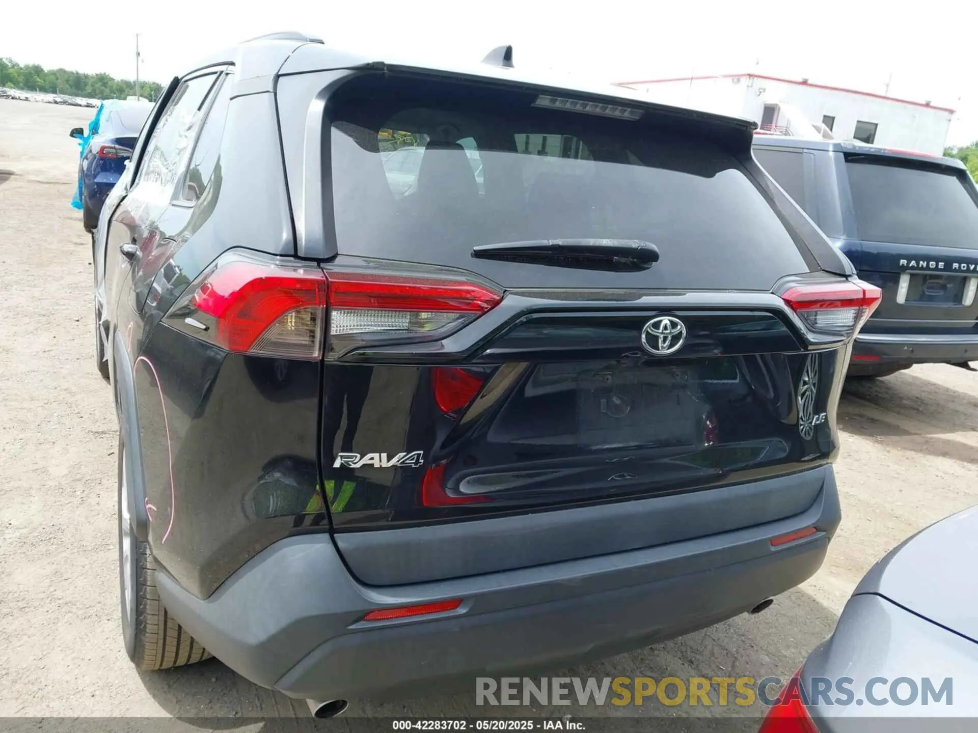 16 Photograph of a damaged car 2T3H1RFV9KC020674 TOYOTA RAV4 2019