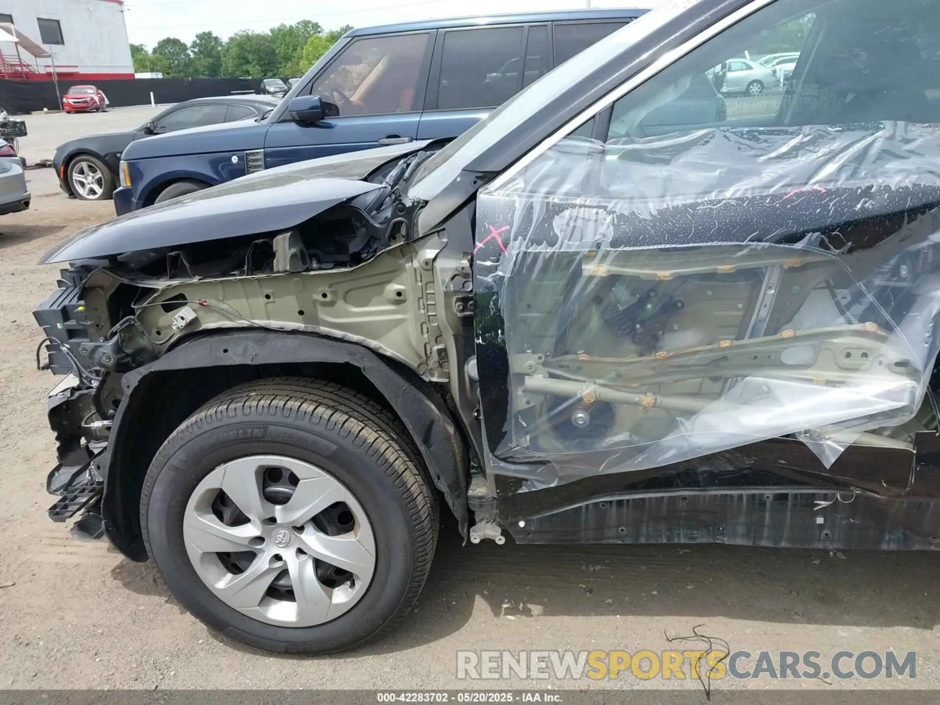 6 Photograph of a damaged car 2T3H1RFV9KC020674 TOYOTA RAV4 2019