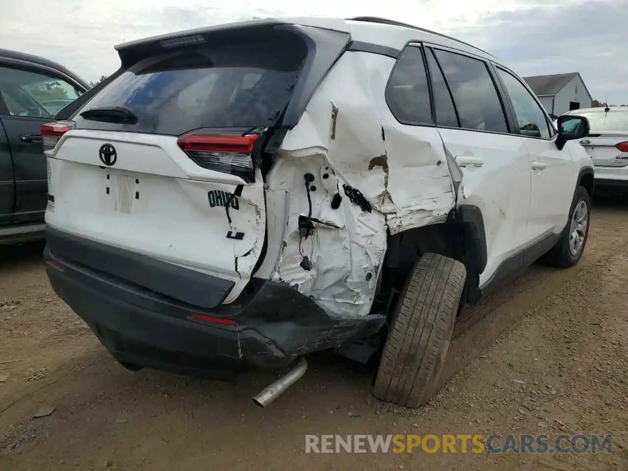 4 Photograph of a damaged car 2T3H1RFV9KC023476 TOYOTA RAV4 2019