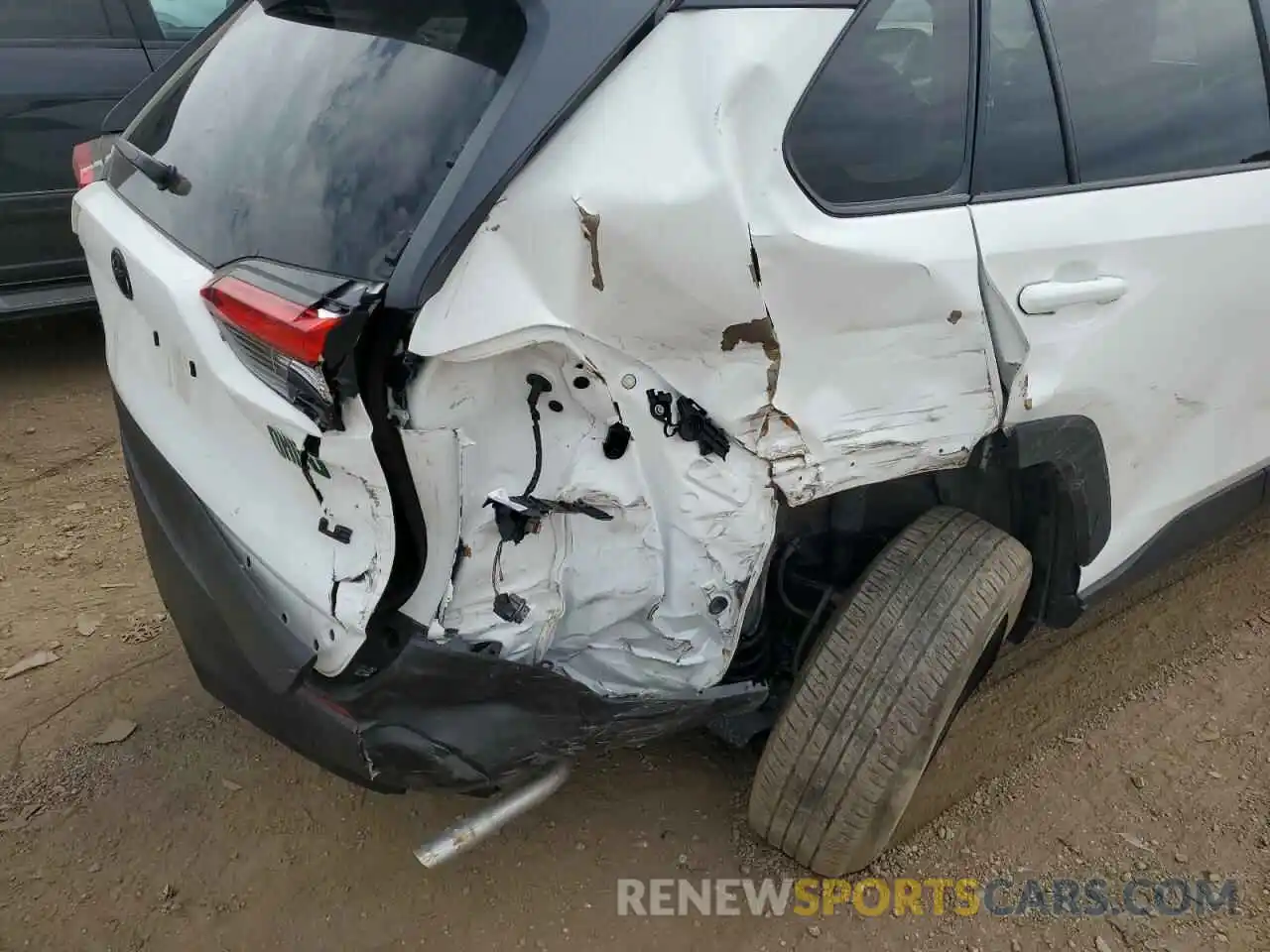 9 Photograph of a damaged car 2T3H1RFV9KC023476 TOYOTA RAV4 2019