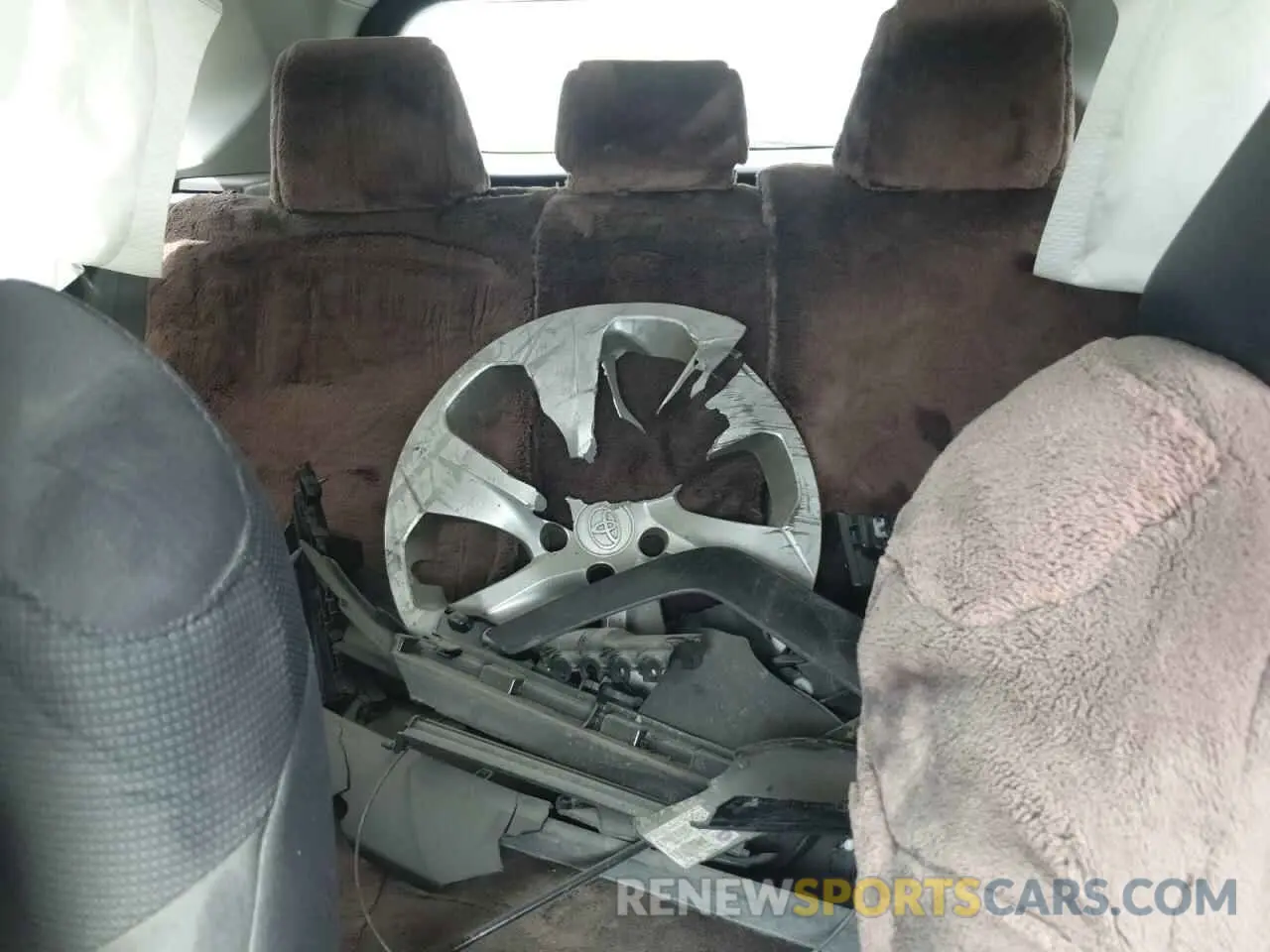 10 Photograph of a damaged car 2T3H1RFV9KC028175 TOYOTA RAV4 2019