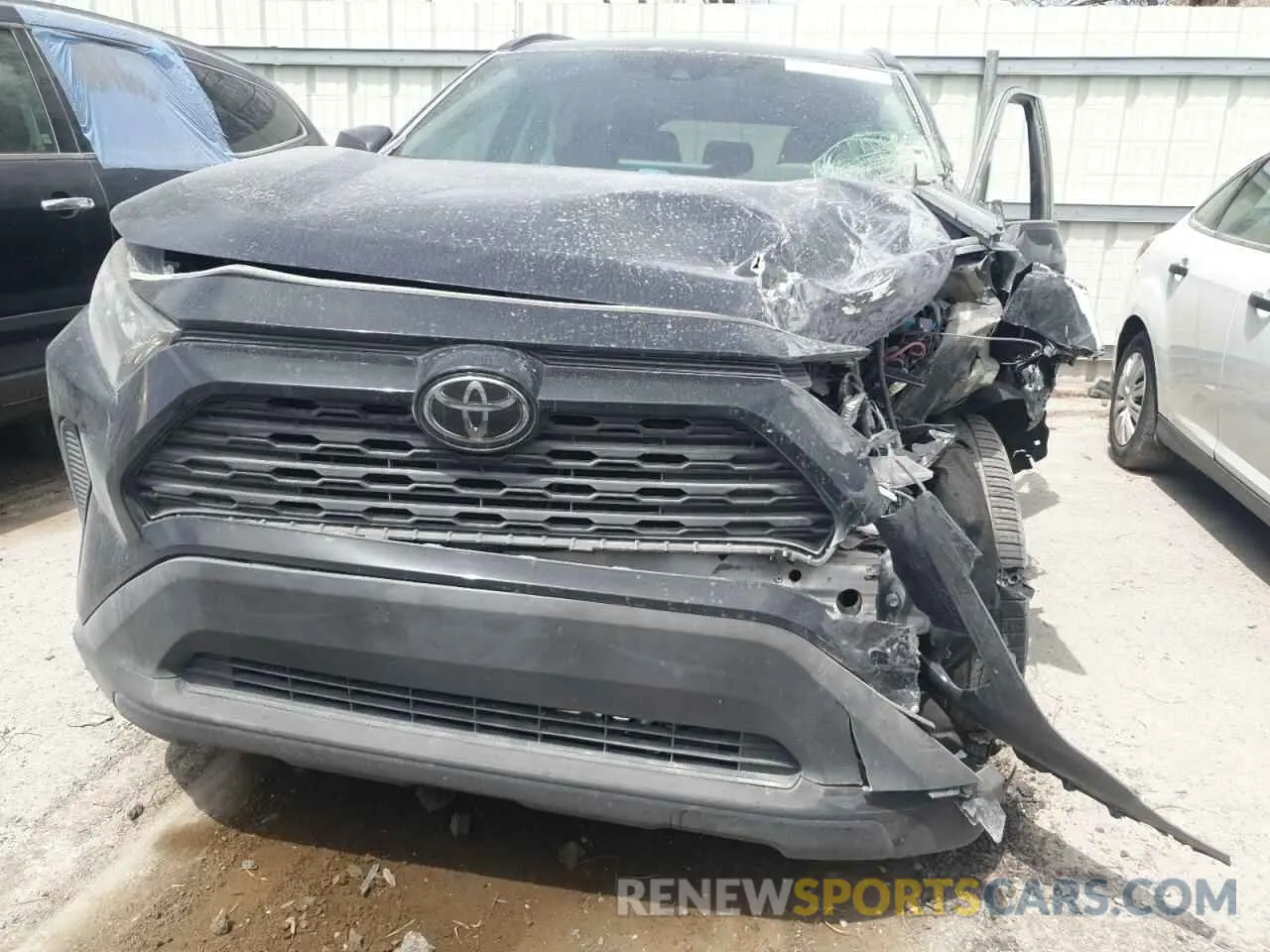 5 Photograph of a damaged car 2T3H1RFV9KC028175 TOYOTA RAV4 2019