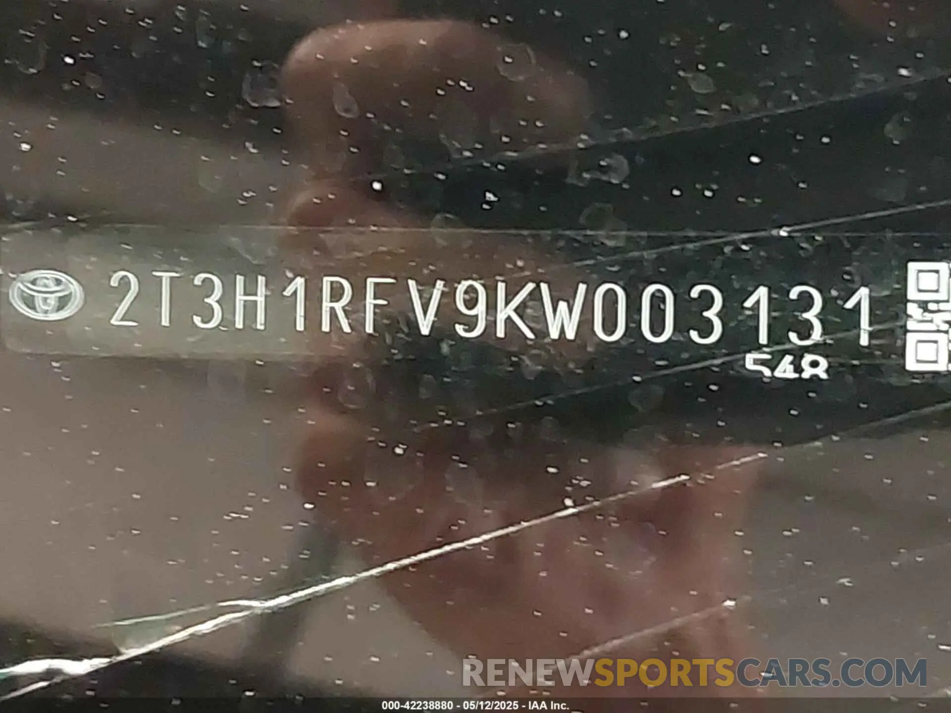 17 Photograph of a damaged car 2T3H1RFV9KW003131 TOYOTA RAV4 2019
