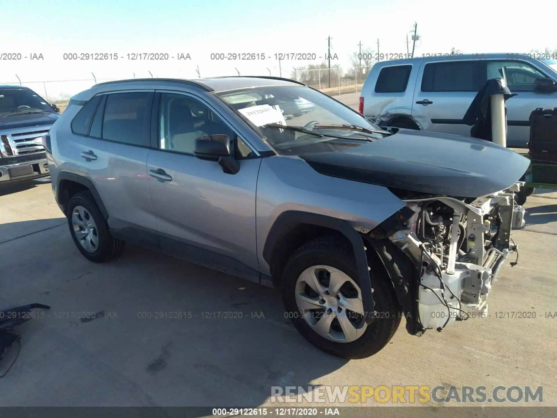 1 Photograph of a damaged car 2T3H1RFV9KW007910 TOYOTA RAV4 2019