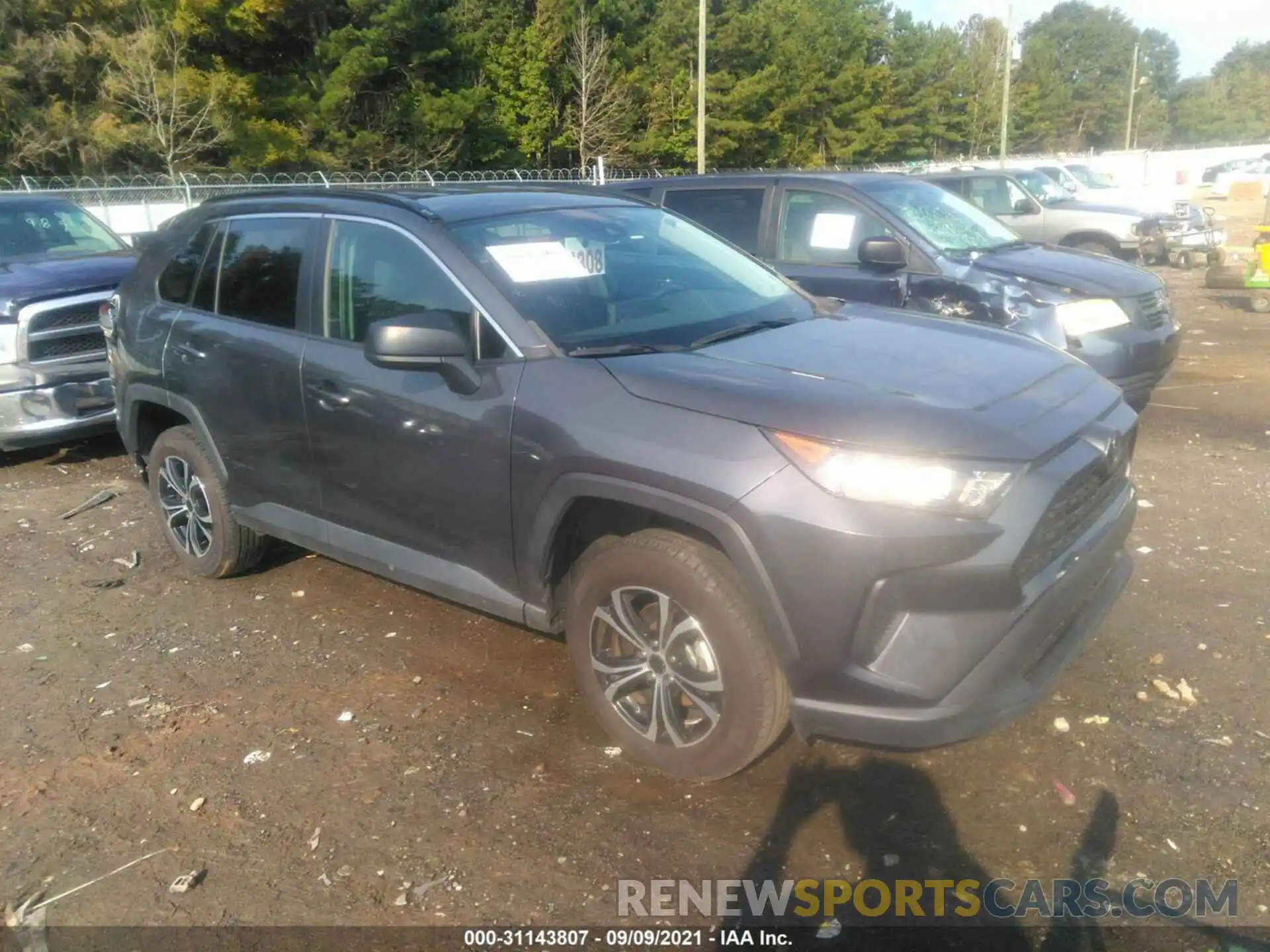 1 Photograph of a damaged car 2T3H1RFV9KW030880 TOYOTA RAV4 2019