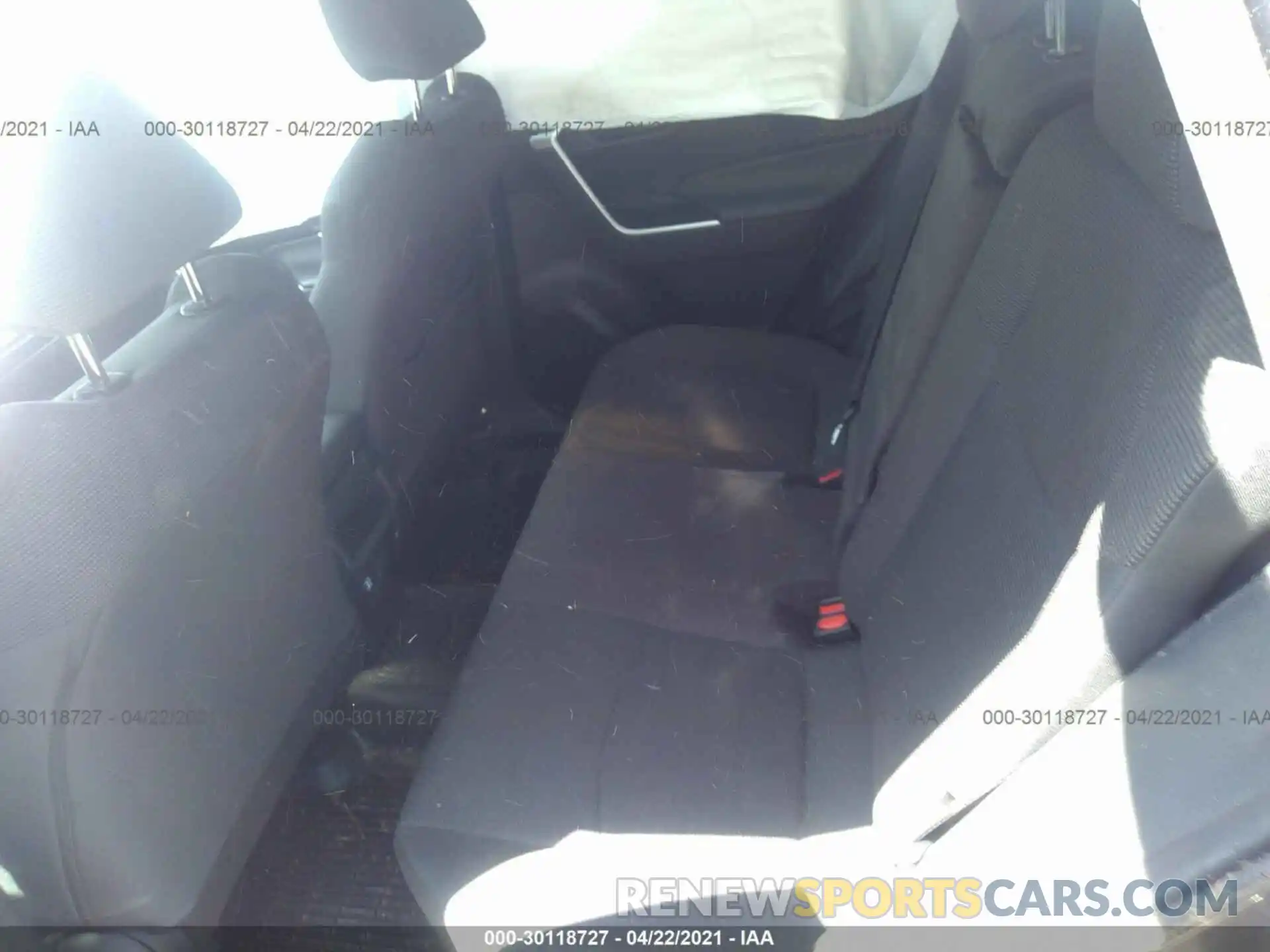 8 Photograph of a damaged car 2T3H1RFV9KW031771 TOYOTA RAV4 2019