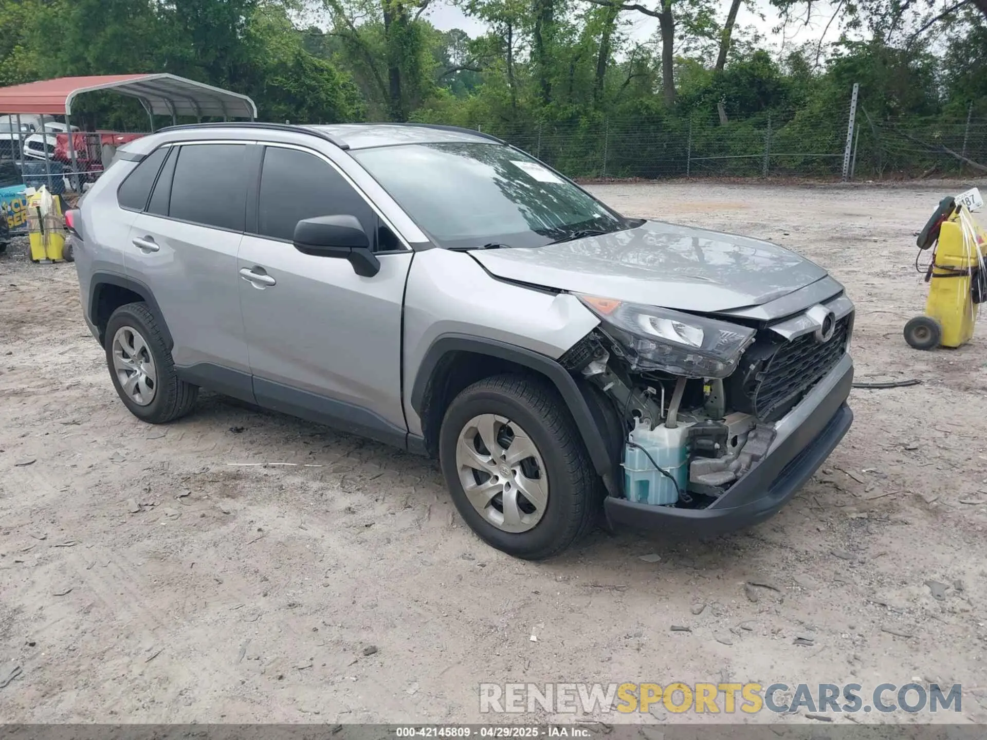 1 Photograph of a damaged car 2T3H1RFV9KW038705 TOYOTA RAV4 2019