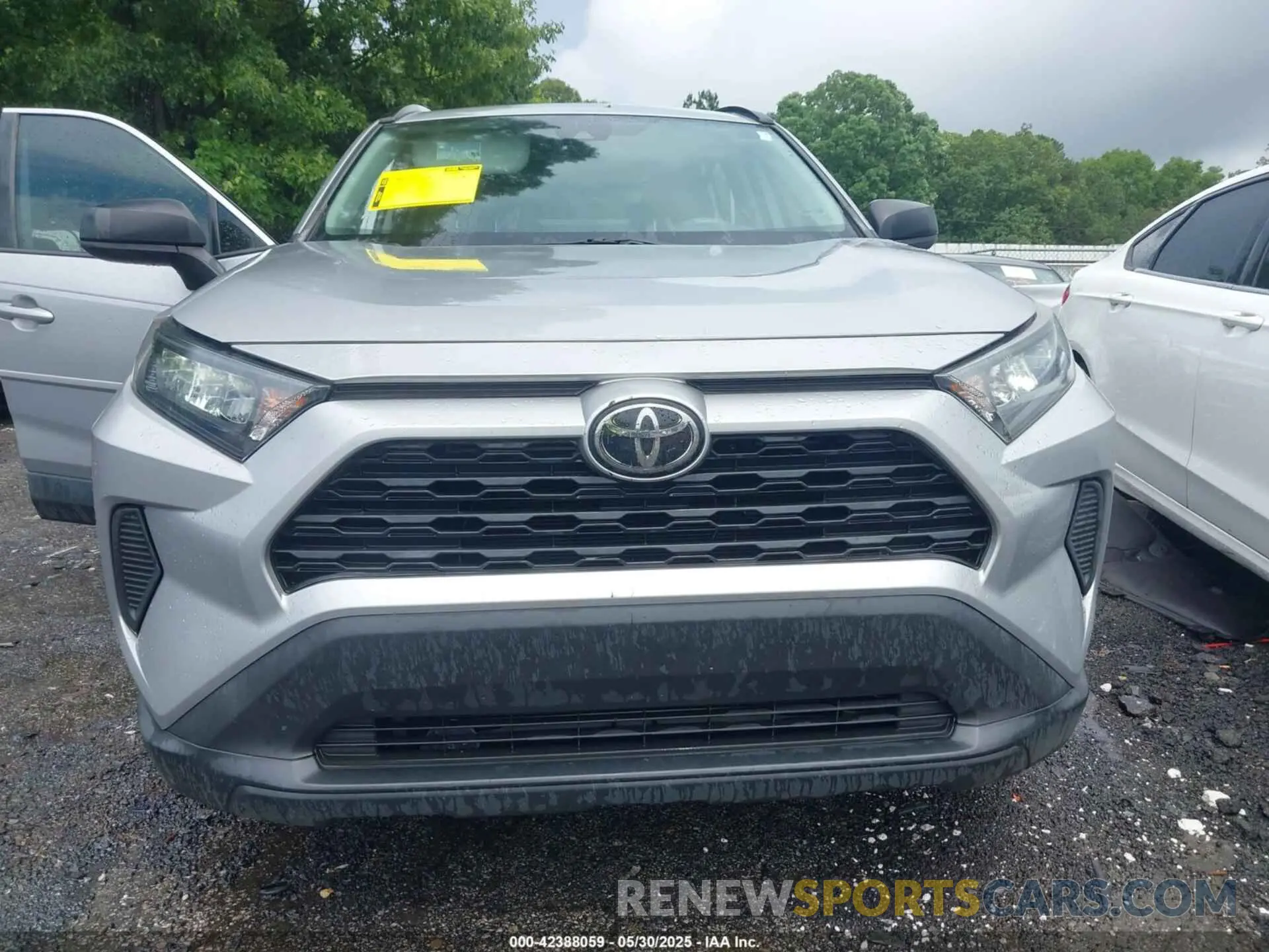12 Photograph of a damaged car 2T3H1RFV9KW043189 TOYOTA RAV4 2019