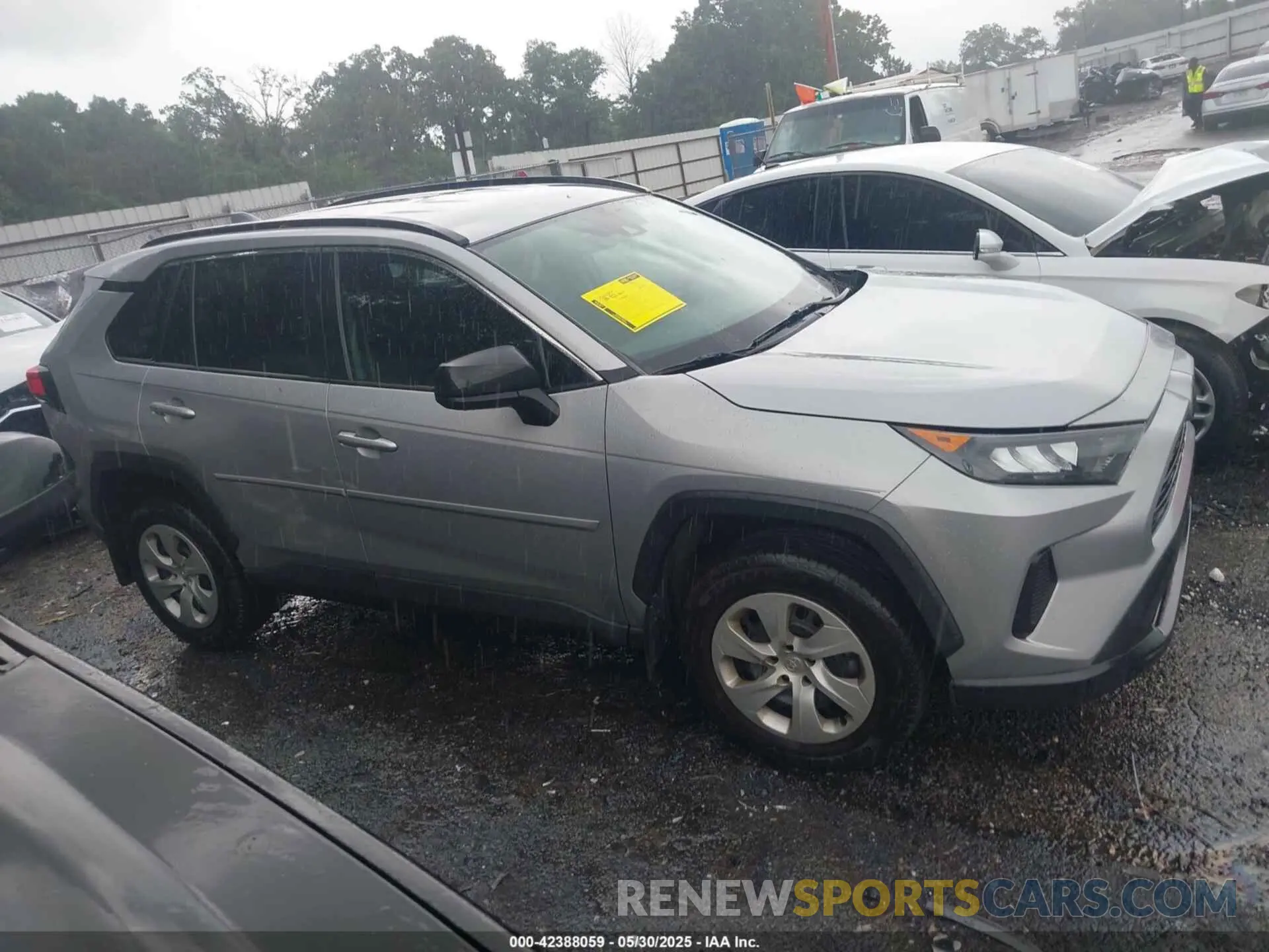 13 Photograph of a damaged car 2T3H1RFV9KW043189 TOYOTA RAV4 2019