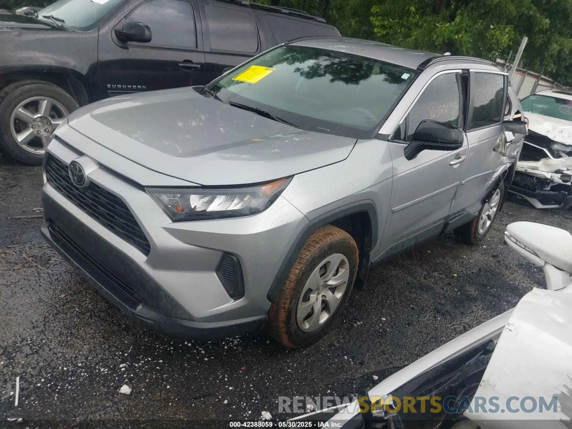 2 Photograph of a damaged car 2T3H1RFV9KW043189 TOYOTA RAV4 2019