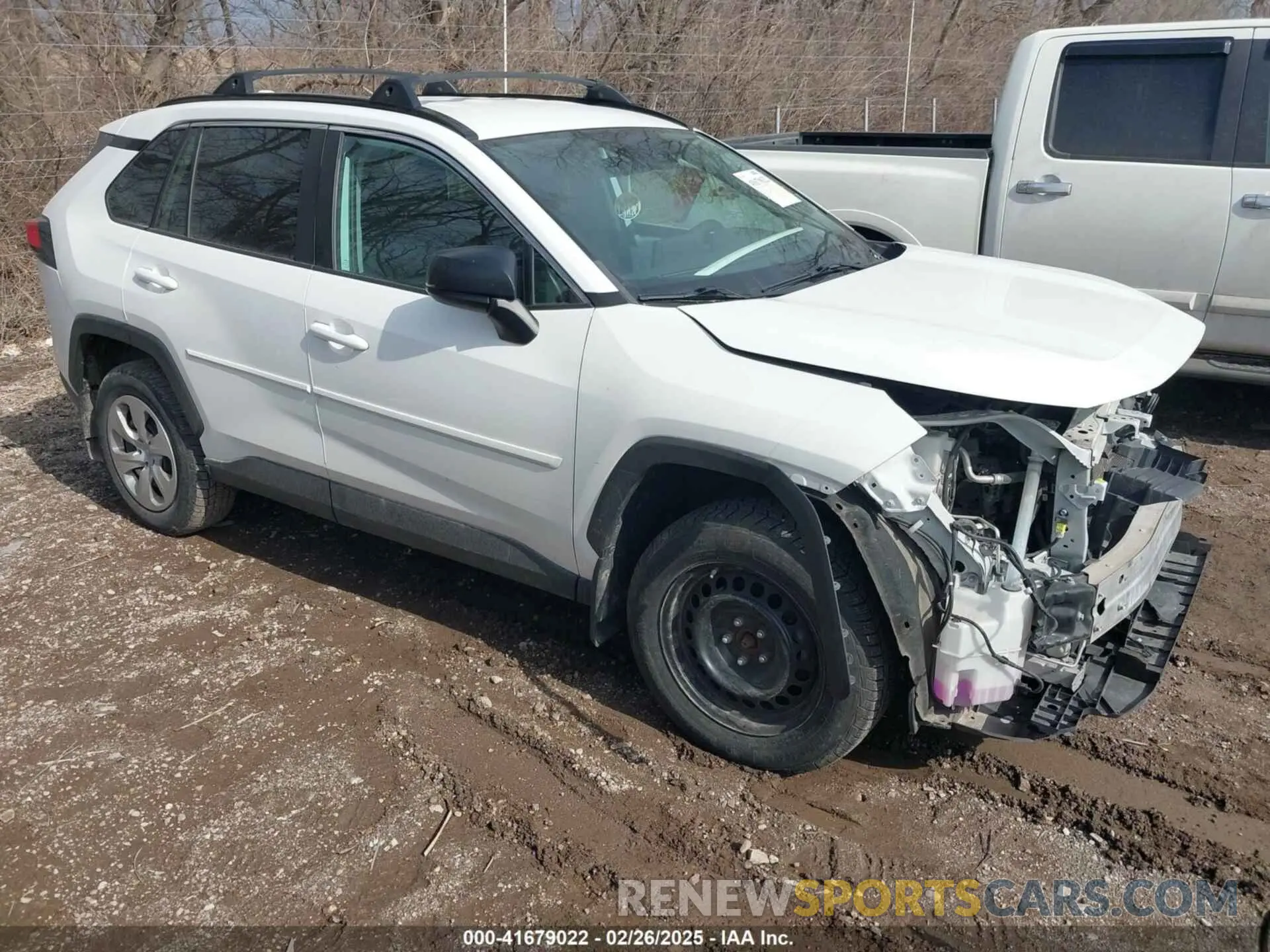1 Photograph of a damaged car 2T3H1RFV9KW045248 TOYOTA RAV4 2019