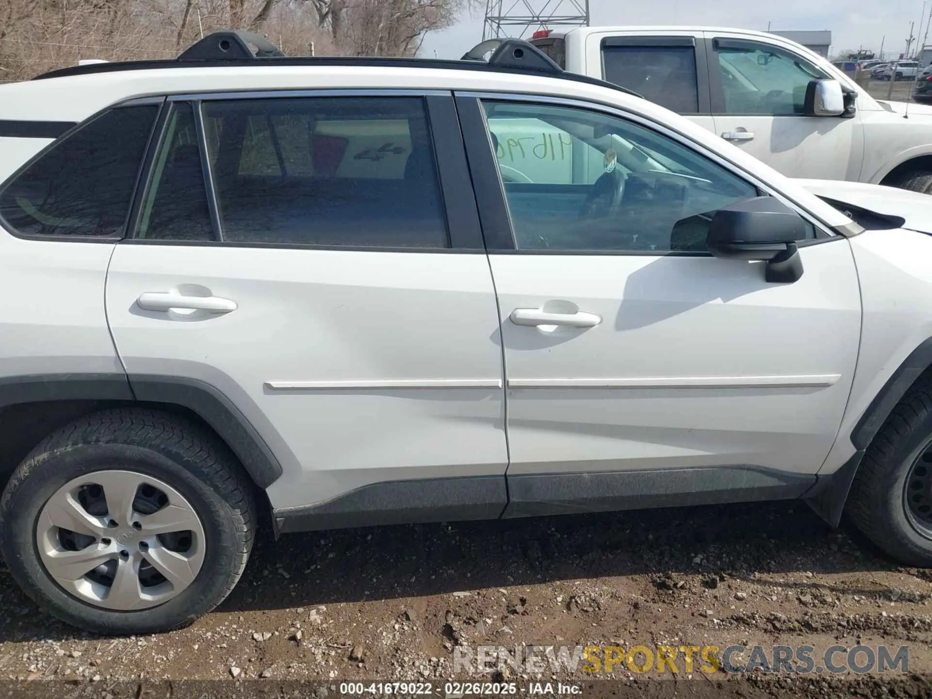 13 Photograph of a damaged car 2T3H1RFV9KW045248 TOYOTA RAV4 2019