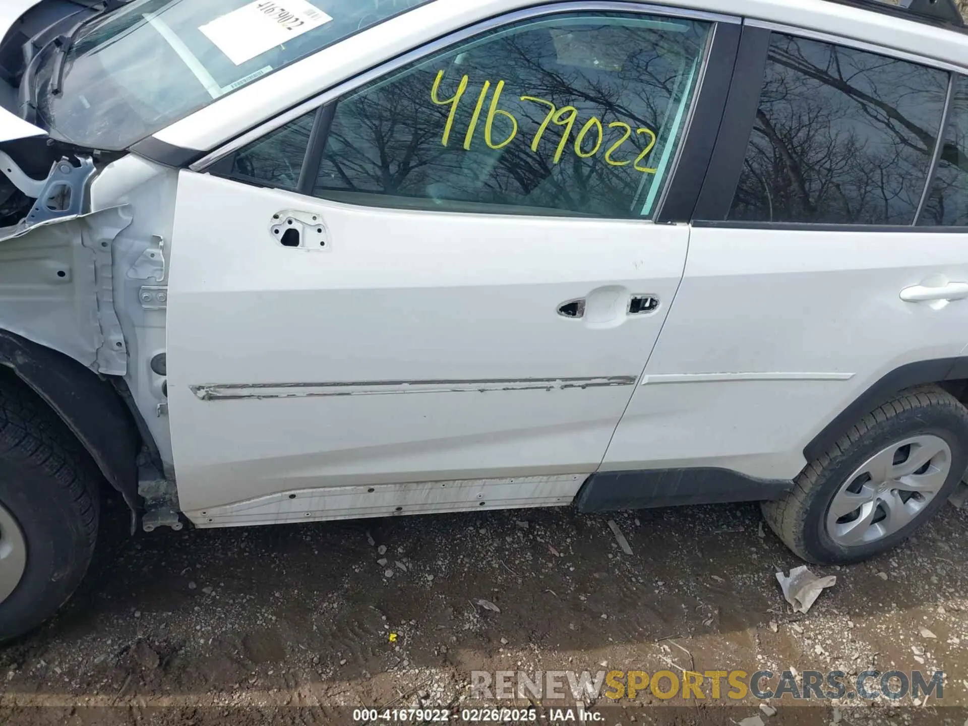 14 Photograph of a damaged car 2T3H1RFV9KW045248 TOYOTA RAV4 2019