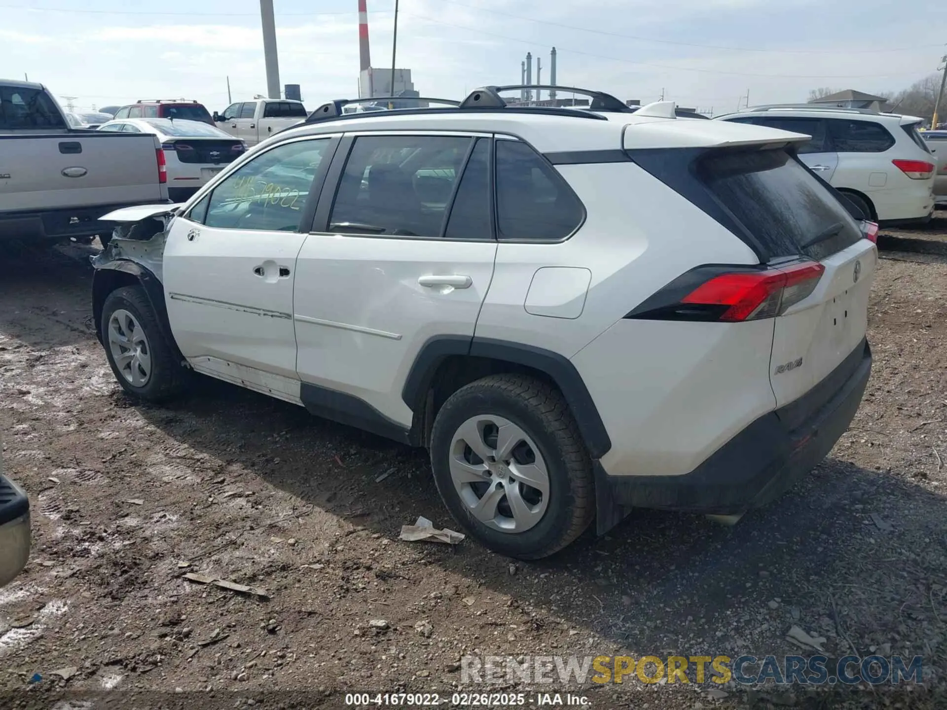 3 Photograph of a damaged car 2T3H1RFV9KW045248 TOYOTA RAV4 2019