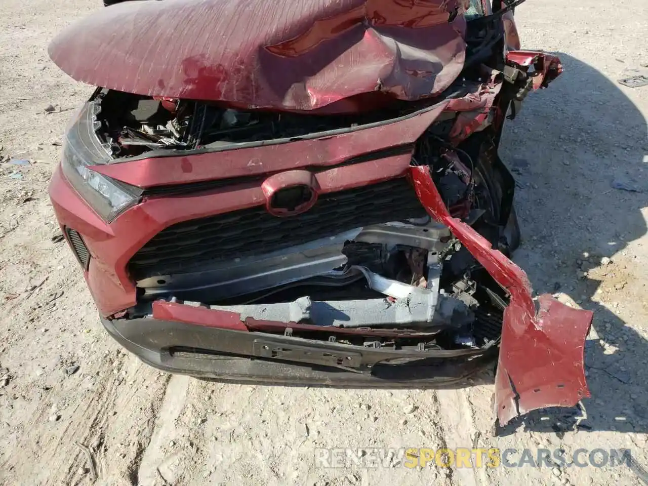 9 Photograph of a damaged car 2T3H1RFV9KW049154 TOYOTA RAV4 2019