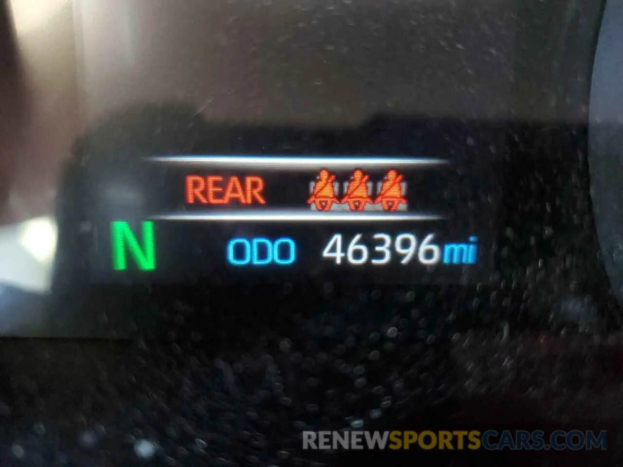 8 Photograph of a damaged car 2T3H1RFV9KW050403 TOYOTA RAV4 2019