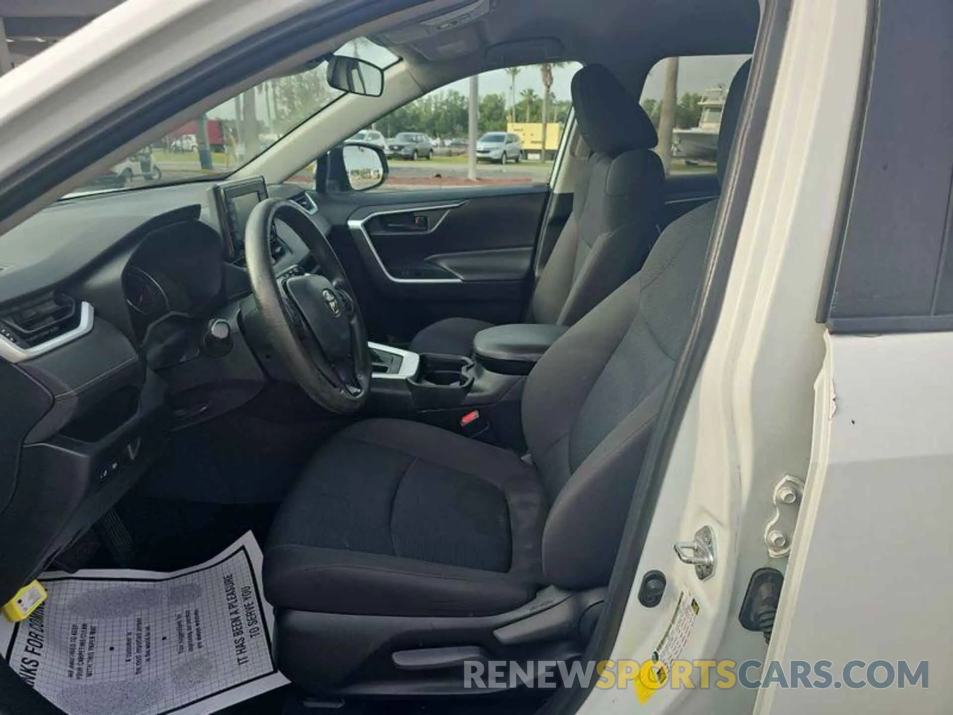 7 Photograph of a damaged car 2T3H1RFV9KW052572 TOYOTA RAV4 2019