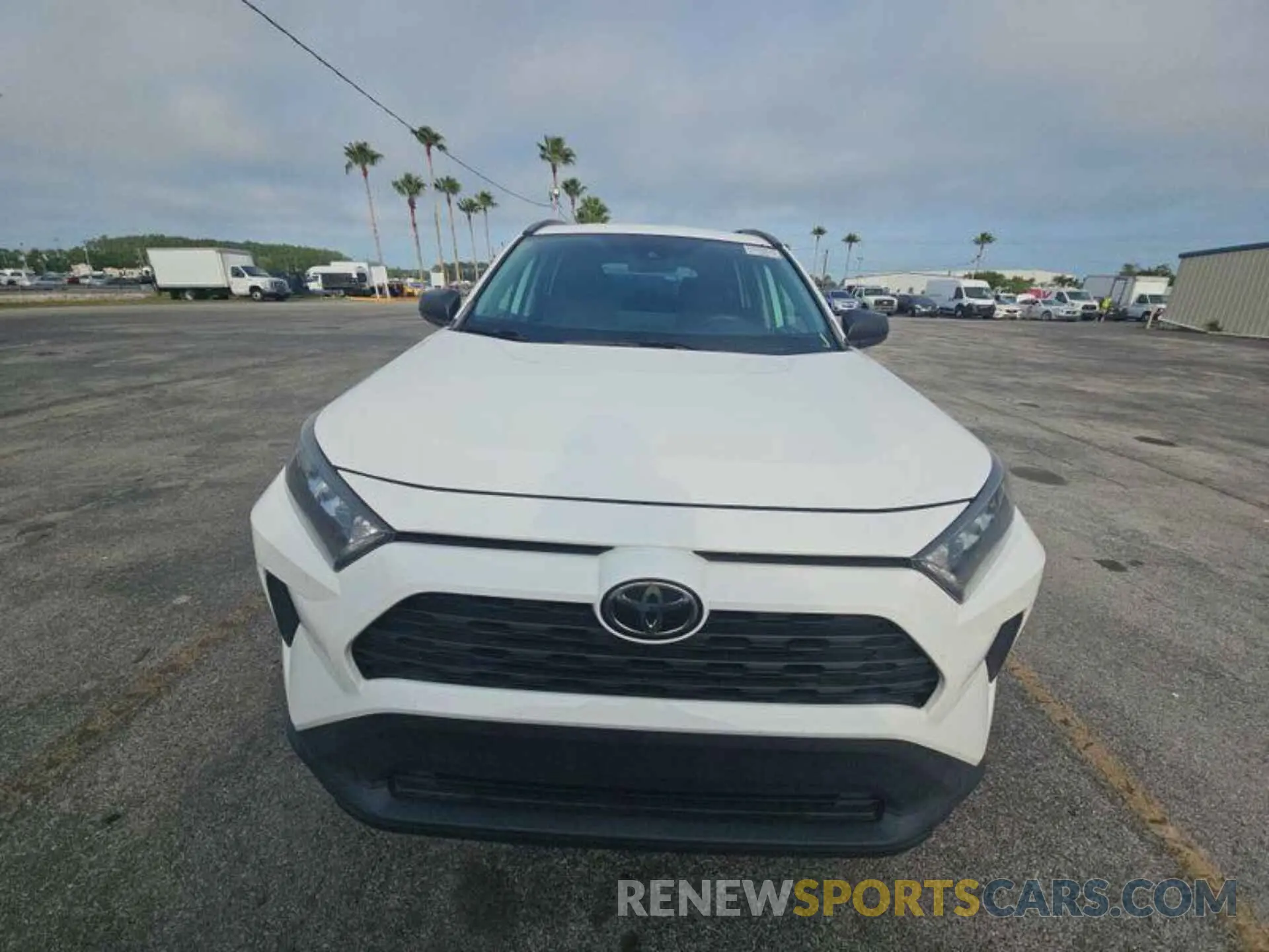 8 Photograph of a damaged car 2T3H1RFV9KW052572 TOYOTA RAV4 2019