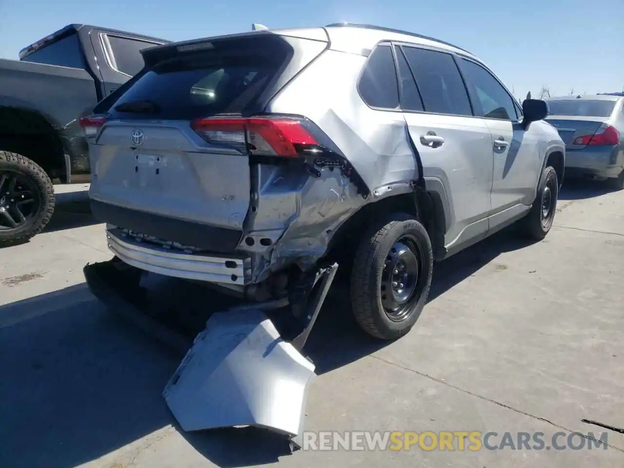 4 Photograph of a damaged car 2T3H1RFVXKC003298 TOYOTA RAV4 2019