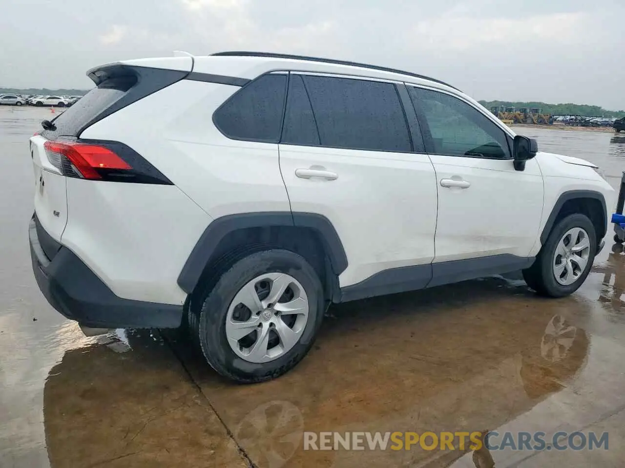 3 Photograph of a damaged car 2T3H1RFVXKC020456 TOYOTA RAV4 2019