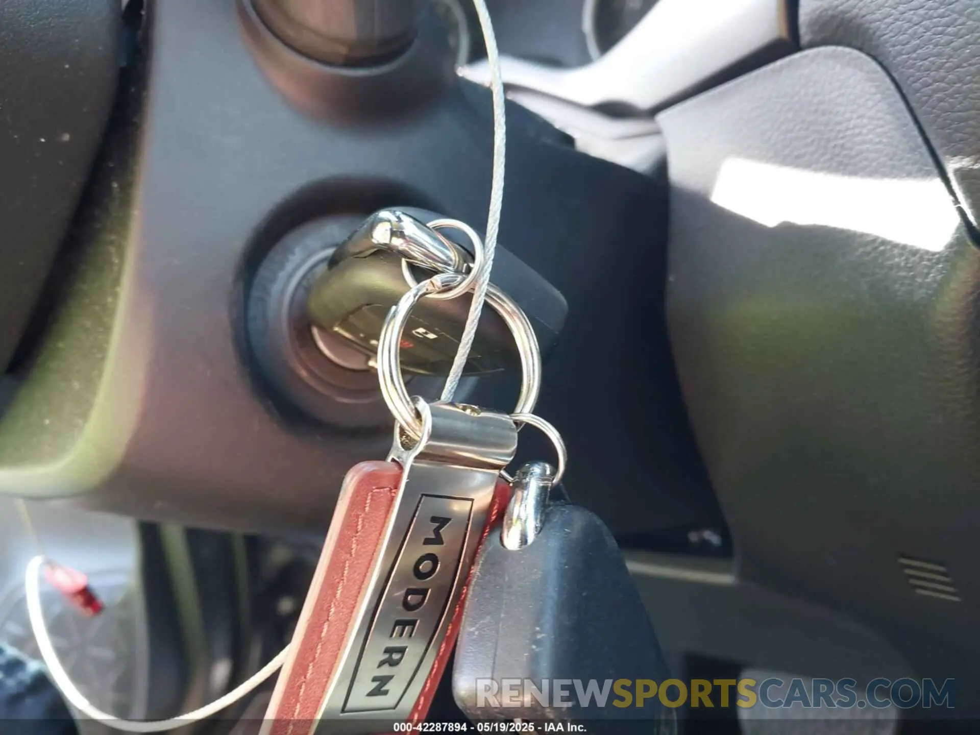 11 Photograph of a damaged car 2T3H1RFVXKC027598 TOYOTA RAV4 2019