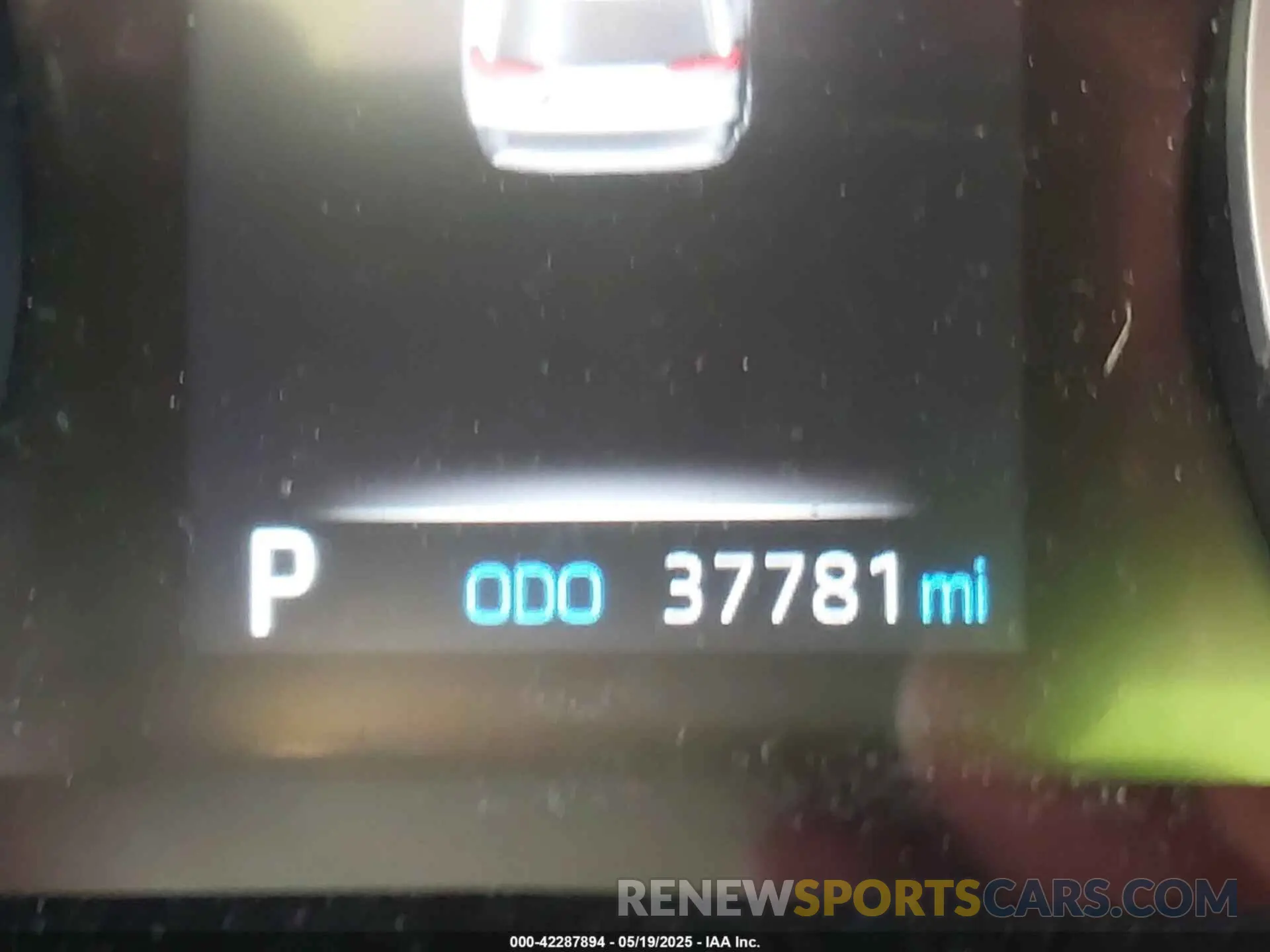 15 Photograph of a damaged car 2T3H1RFVXKC027598 TOYOTA RAV4 2019