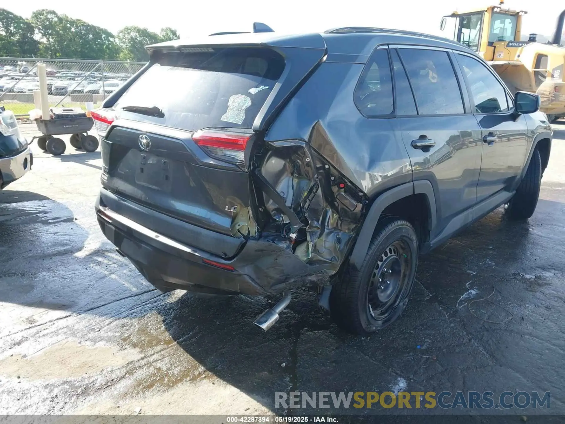 6 Photograph of a damaged car 2T3H1RFVXKC027598 TOYOTA RAV4 2019