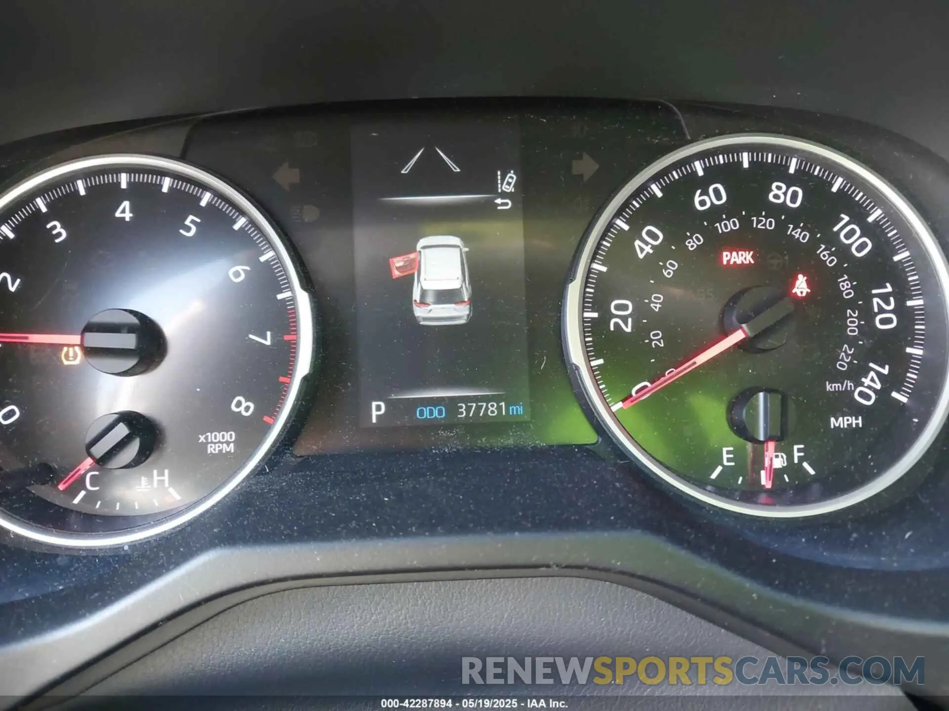 7 Photograph of a damaged car 2T3H1RFVXKC027598 TOYOTA RAV4 2019