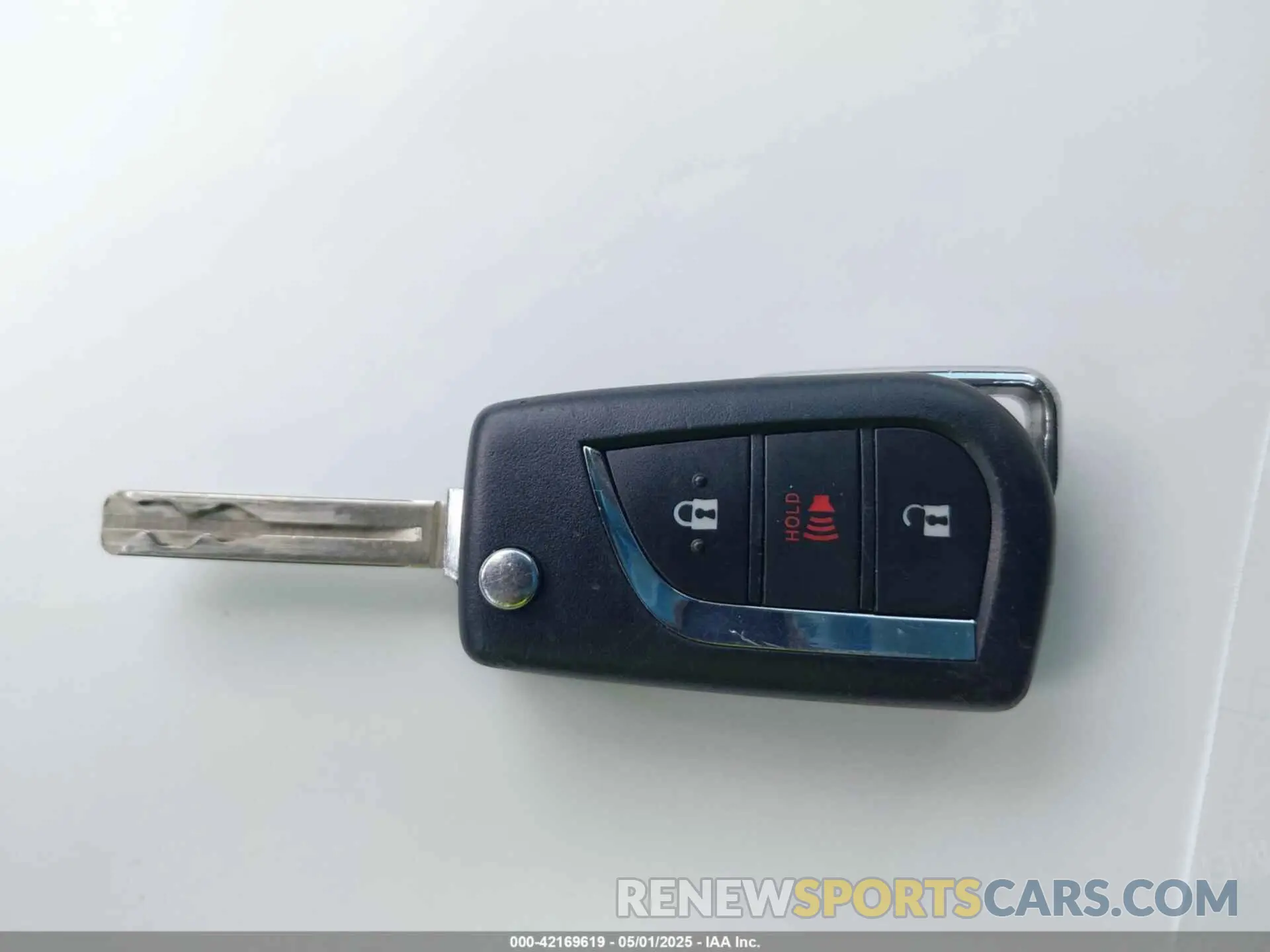 11 Photograph of a damaged car 2T3H1RFVXKW006958 TOYOTA RAV4 2019