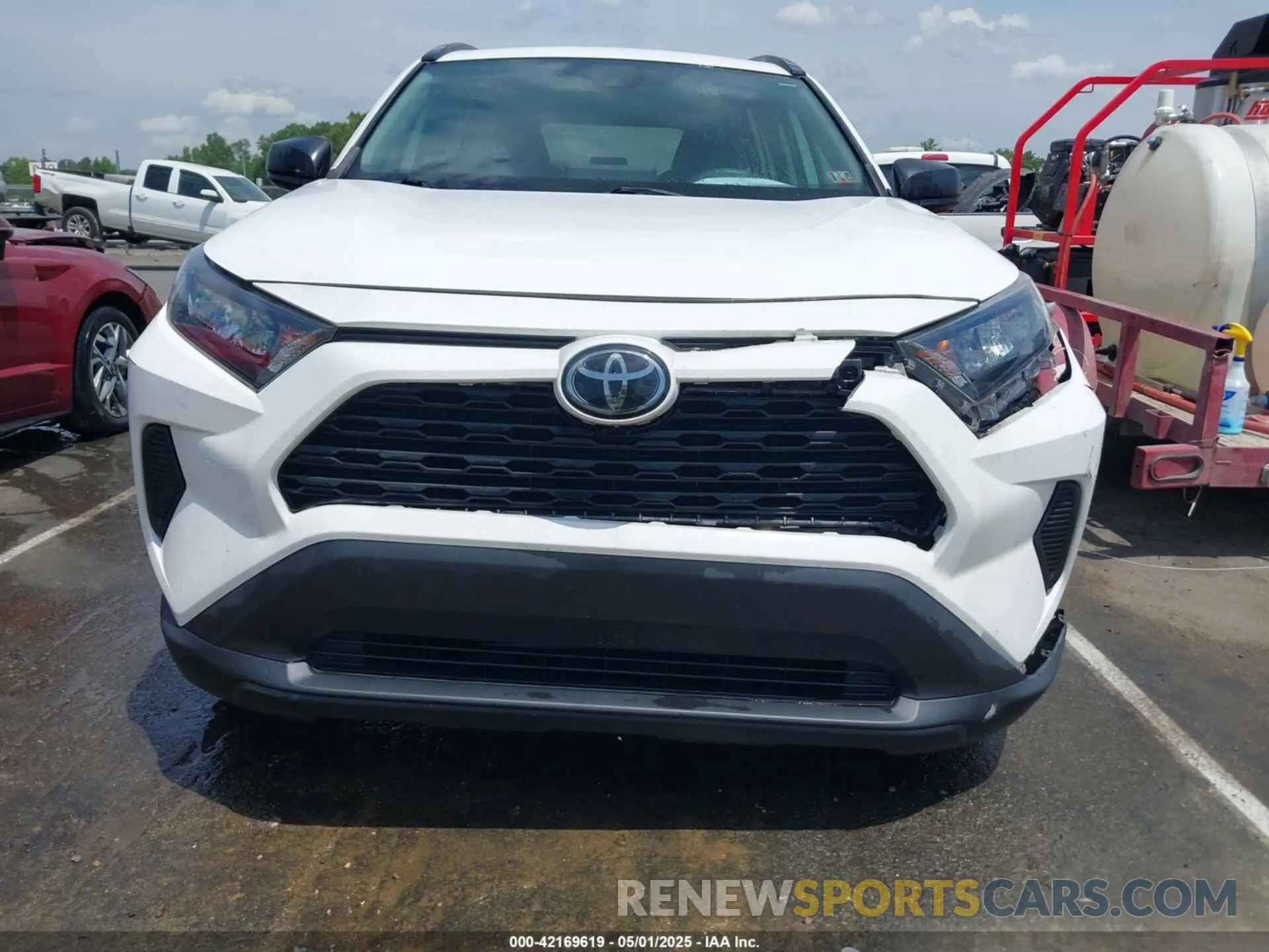 12 Photograph of a damaged car 2T3H1RFVXKW006958 TOYOTA RAV4 2019