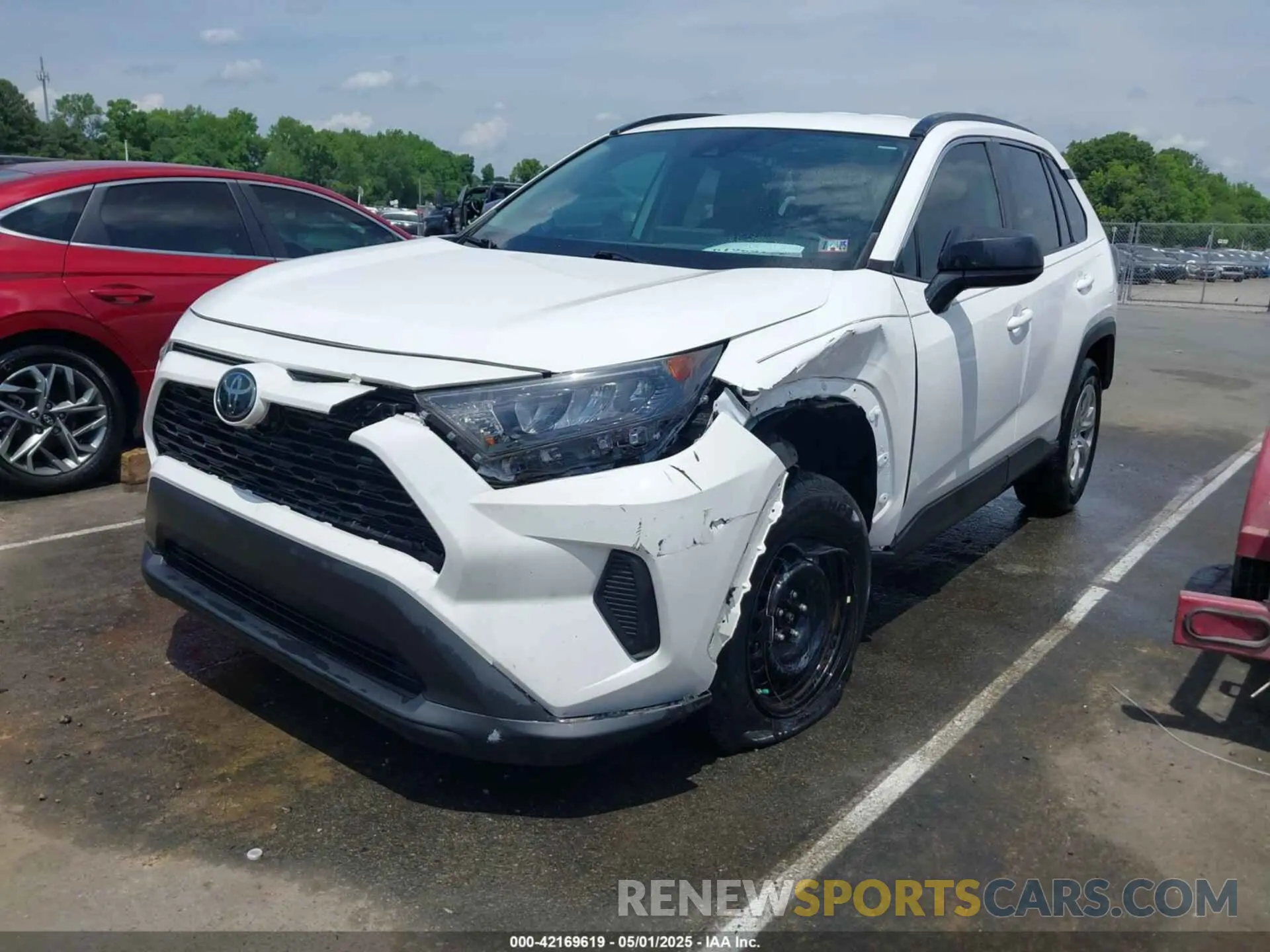 2 Photograph of a damaged car 2T3H1RFVXKW006958 TOYOTA RAV4 2019