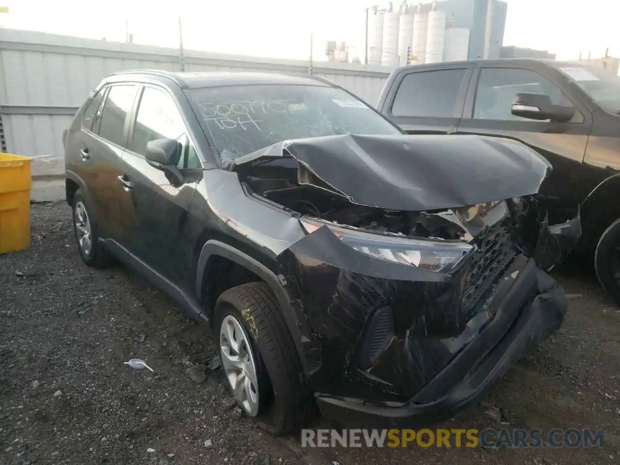 4 Photograph of a damaged car 2T3H1RFVXKW013201 TOYOTA RAV4 2019