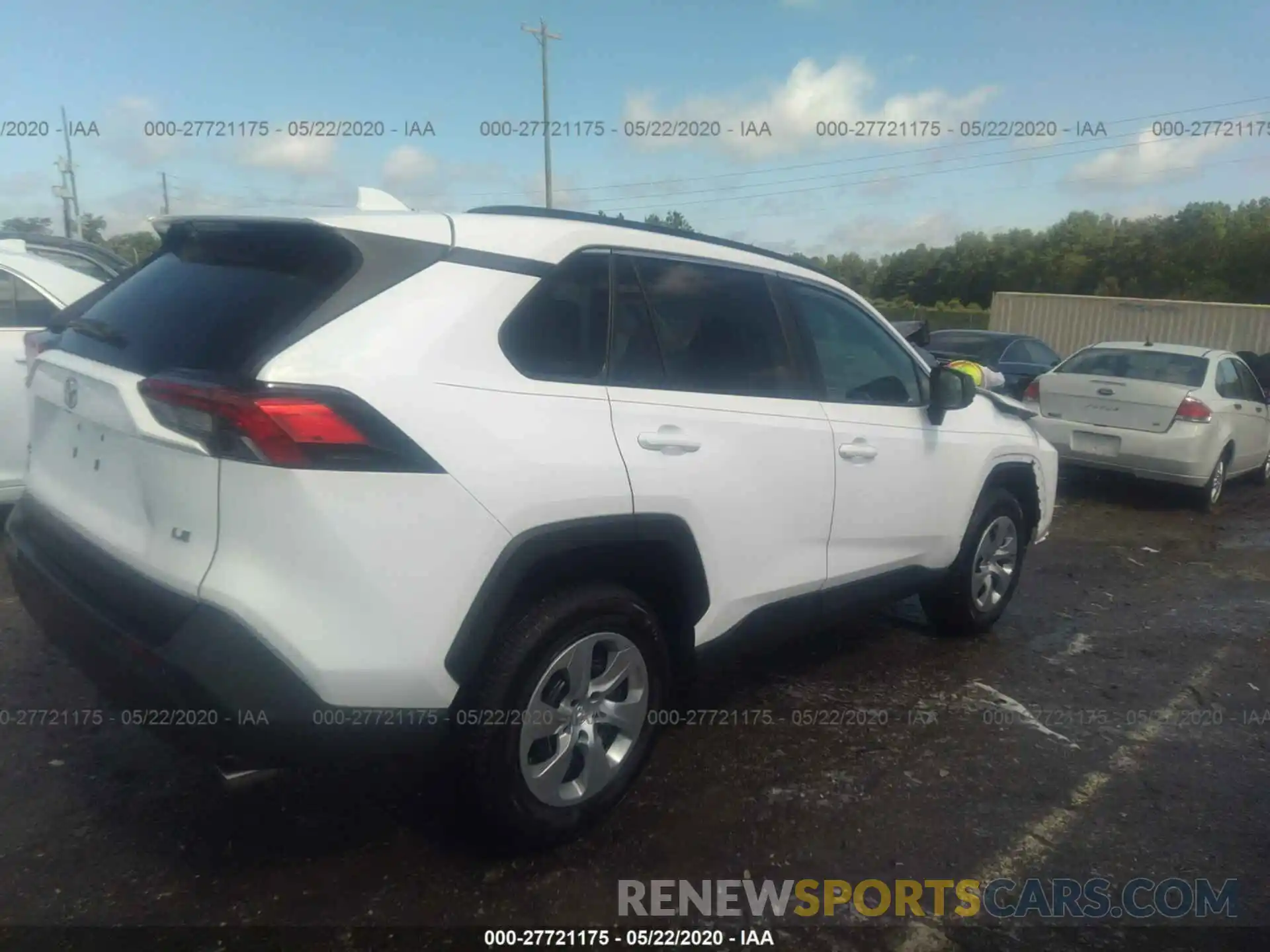 4 Photograph of a damaged car 2T3H1RFVXKW018401 TOYOTA RAV4 2019