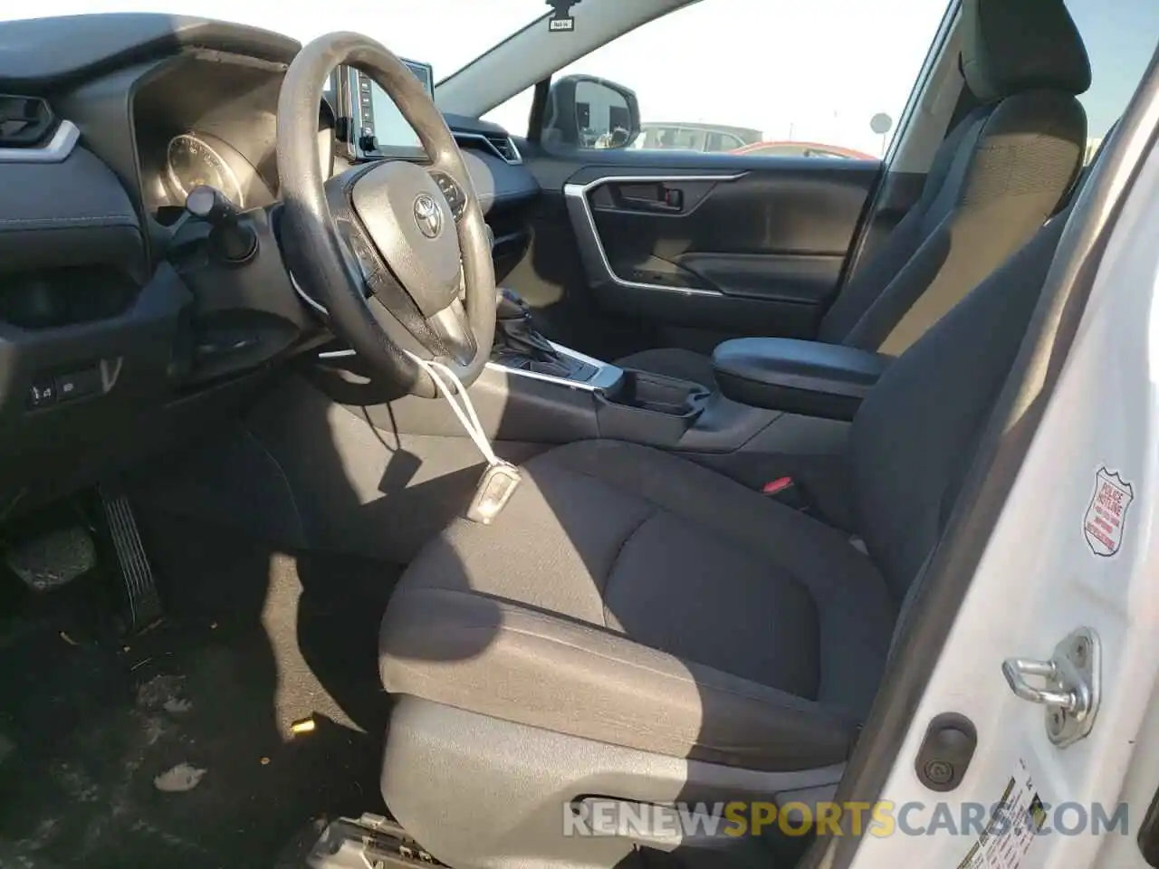 7 Photograph of a damaged car 2T3H1RFVXKW020732 TOYOTA RAV4 2019