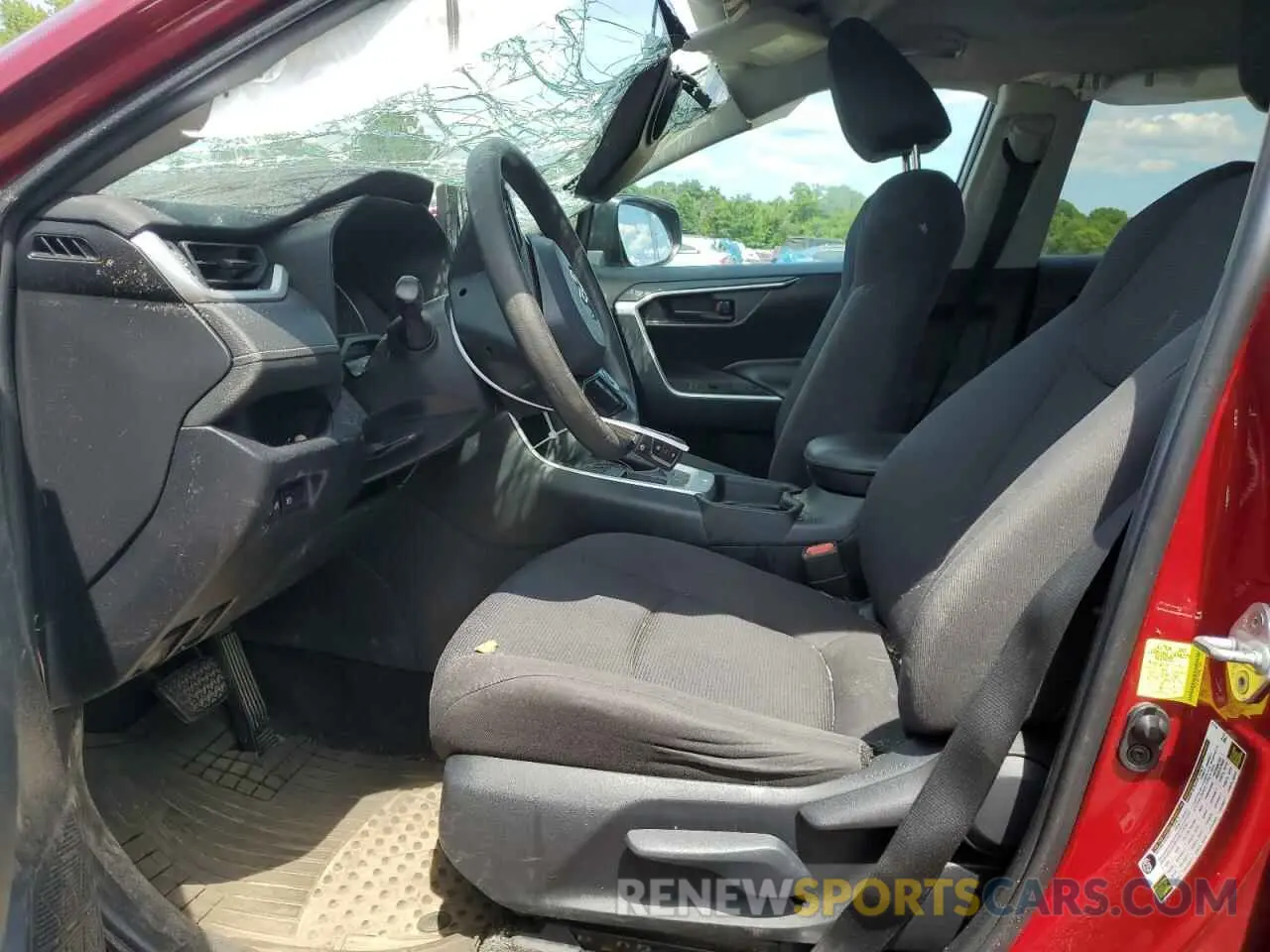 7 Photograph of a damaged car 2T3H1RFVXKW021492 TOYOTA RAV4 2019