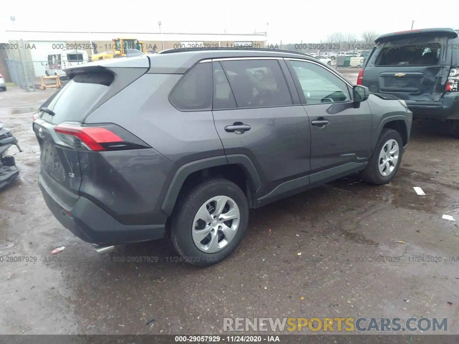 4 Photograph of a damaged car 2T3H1RFVXKW021508 TOYOTA RAV4 2019