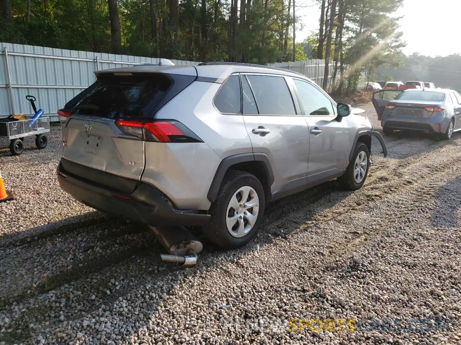 4 Photograph of a damaged car 2T3H1RFVXKW021704 TOYOTA RAV4 2019