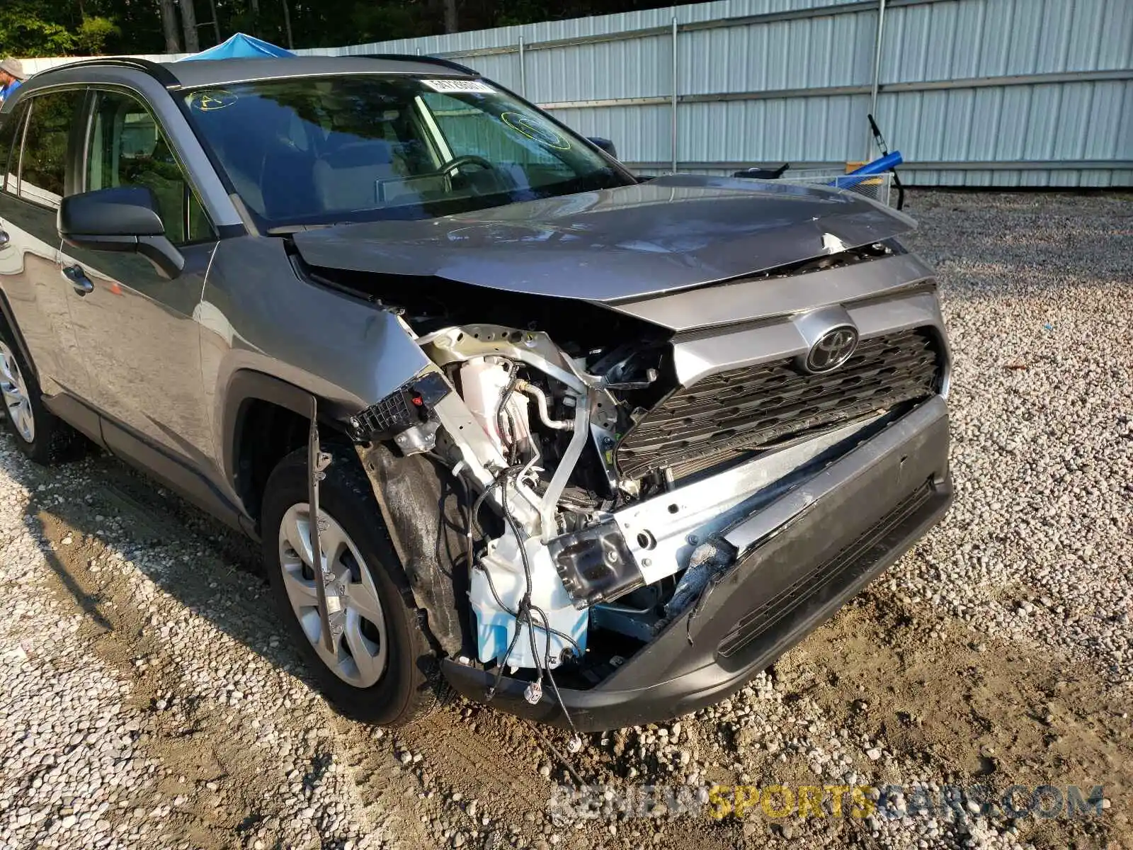 9 Photograph of a damaged car 2T3H1RFVXKW021704 TOYOTA RAV4 2019