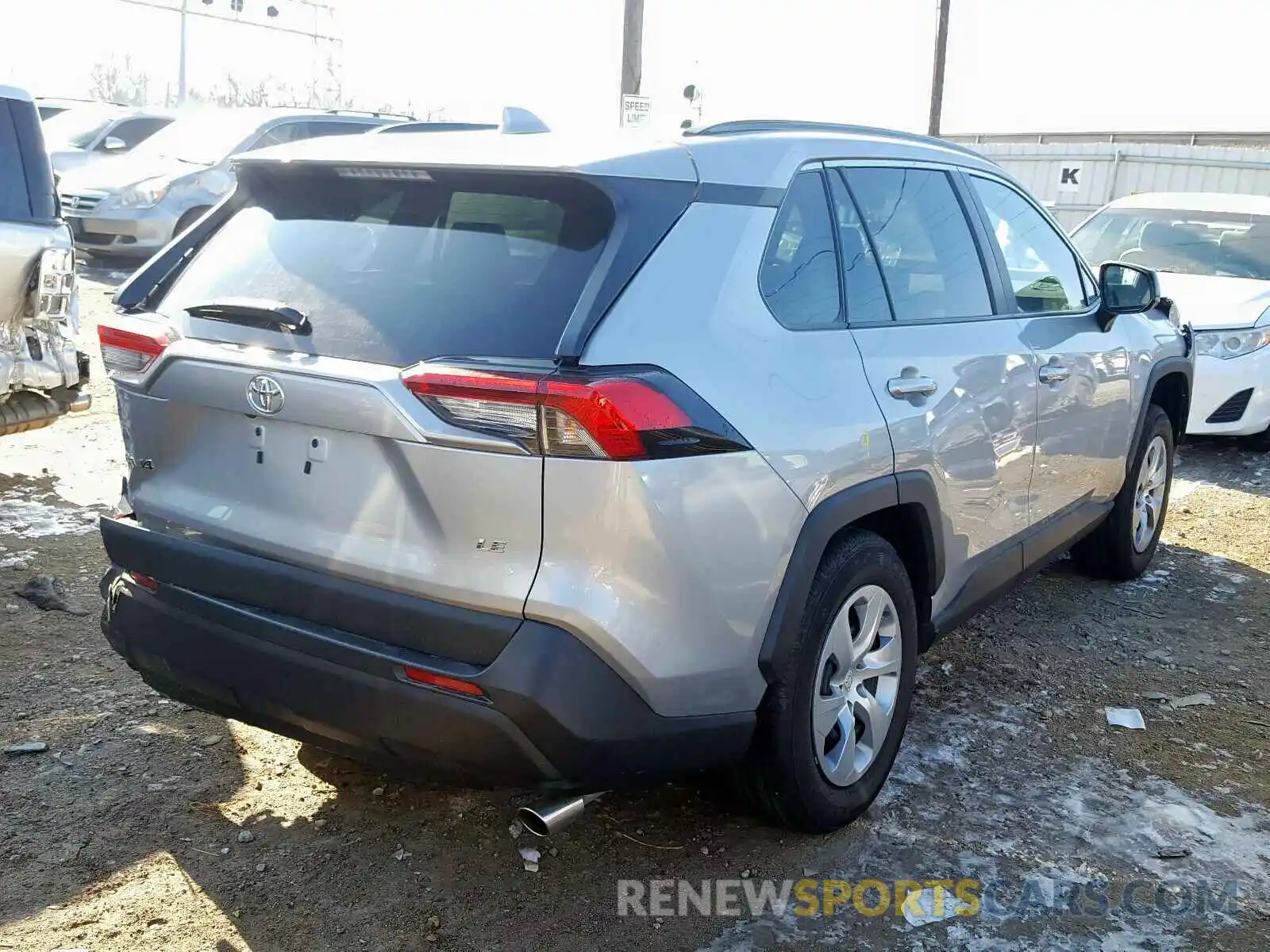 4 Photograph of a damaged car 2T3H1RFVXKW029088 TOYOTA RAV4 2019